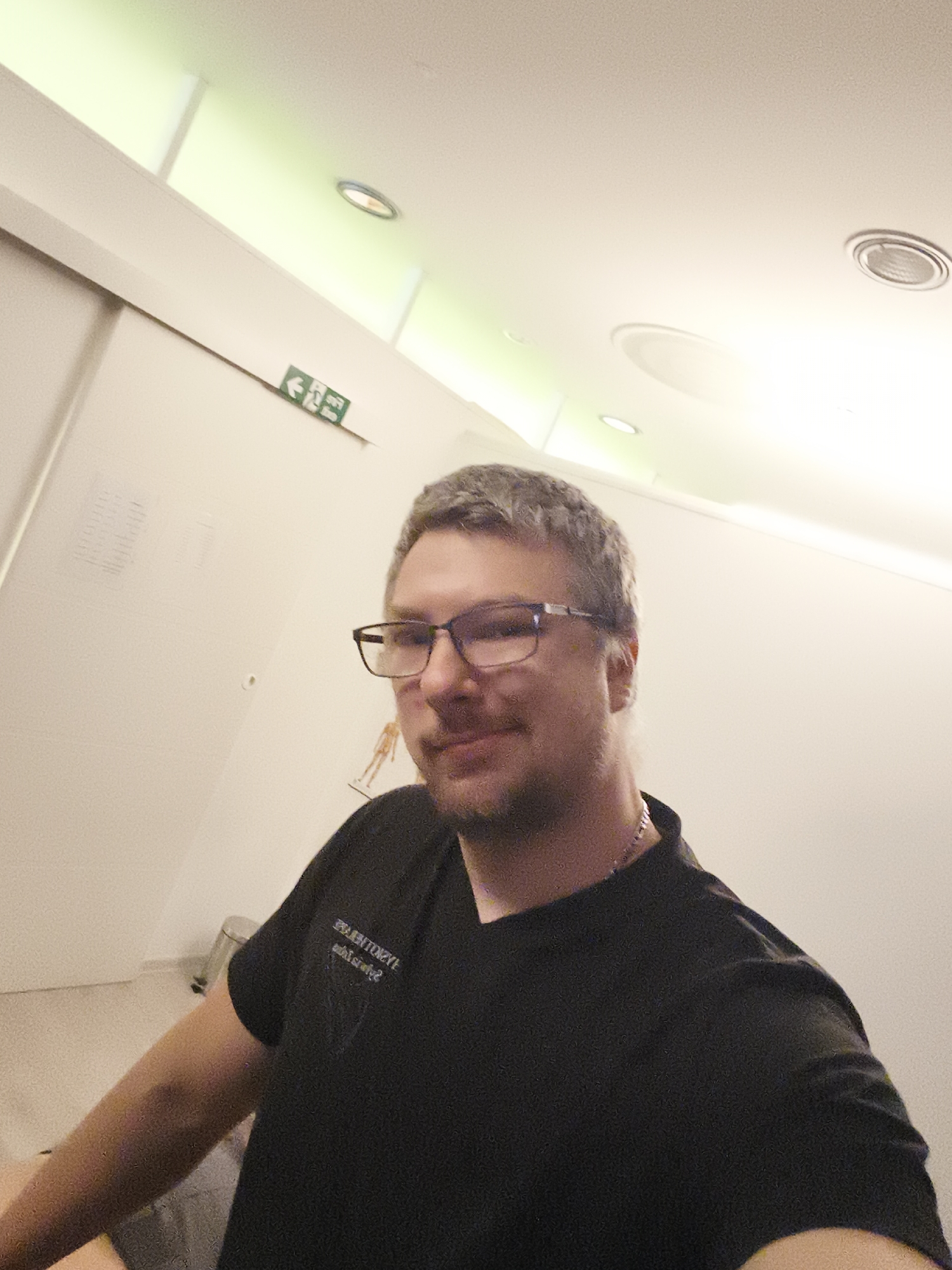 Home workout gear and selfies from a Troisdorf afternoon