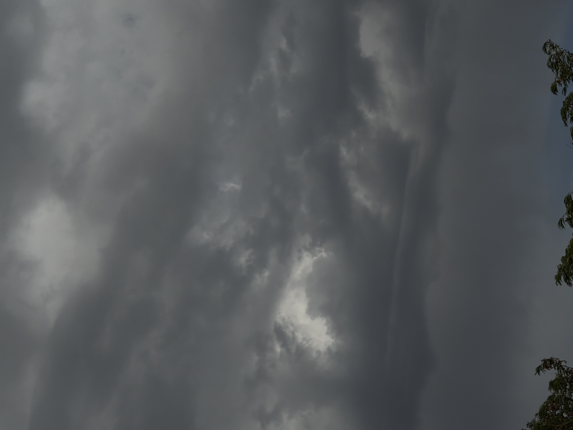 Storm front builds over Chirchik skies in dramatic cloud display