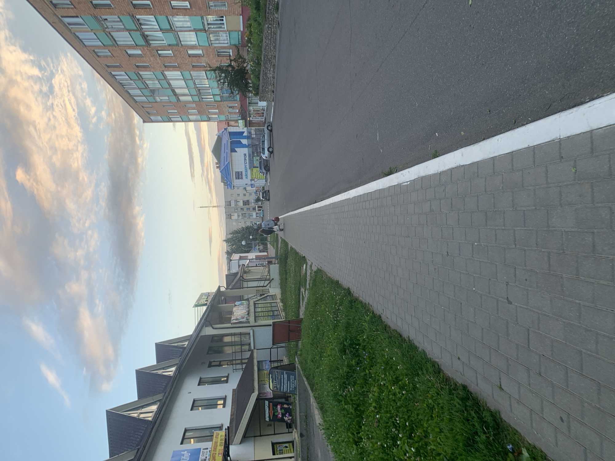 Evening stroll through the streets of Kapyĺ, Belarus