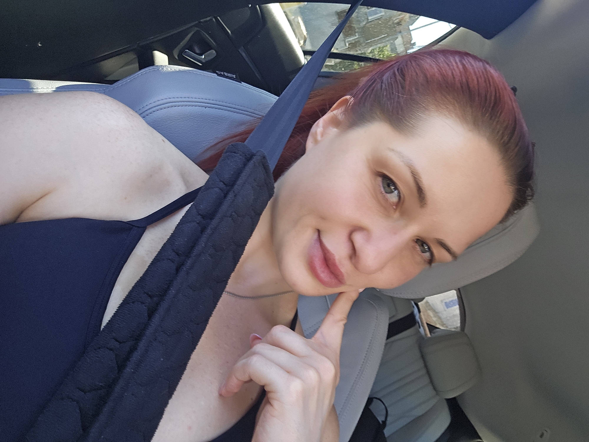 Afternoon in Burgas: car selfies and a sleeping cat