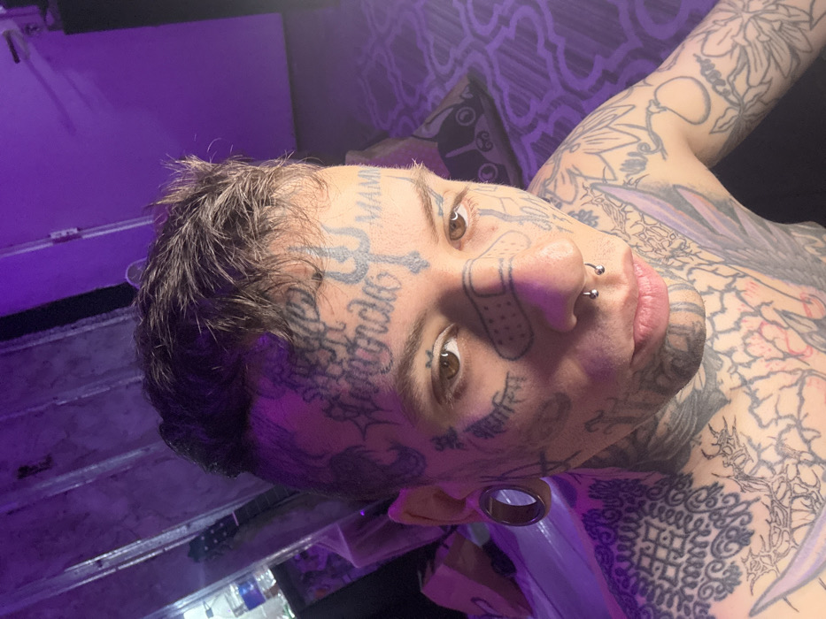Tattooed individual documented across Buenos Aires locations overnight