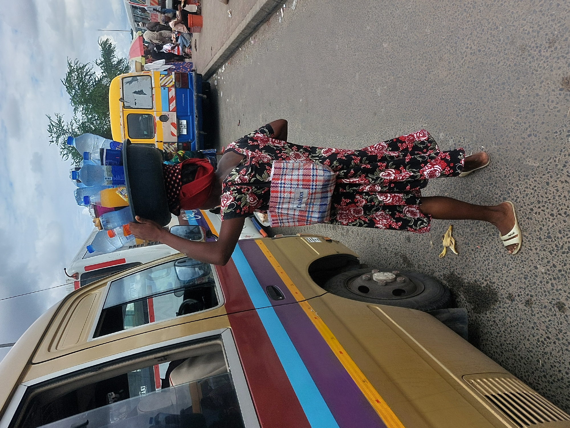 Daily street commerce and vendors documented across Dar es-Salaam