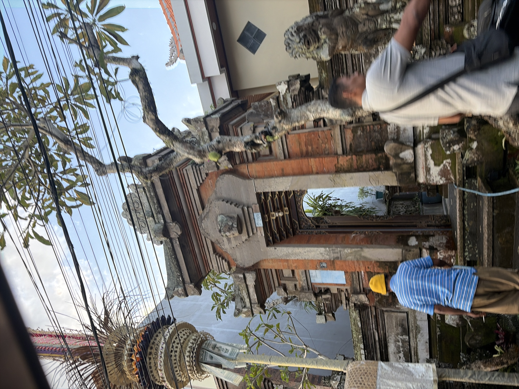 Everyday Ubud: temples, storefronts, art stalls, and street life
