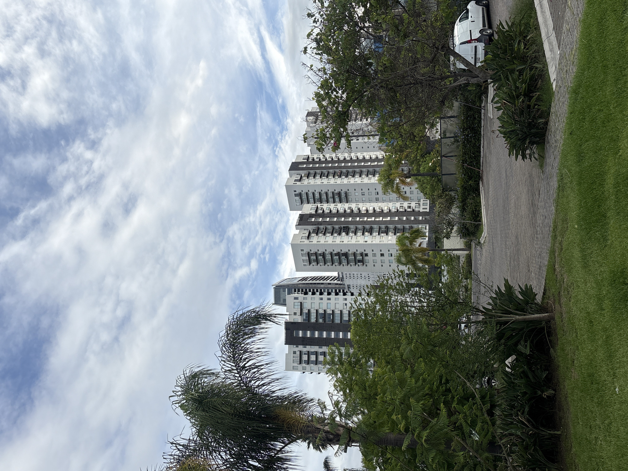 Apartment complex, park walk, and bathroom selfies in Tlaxcalancingo