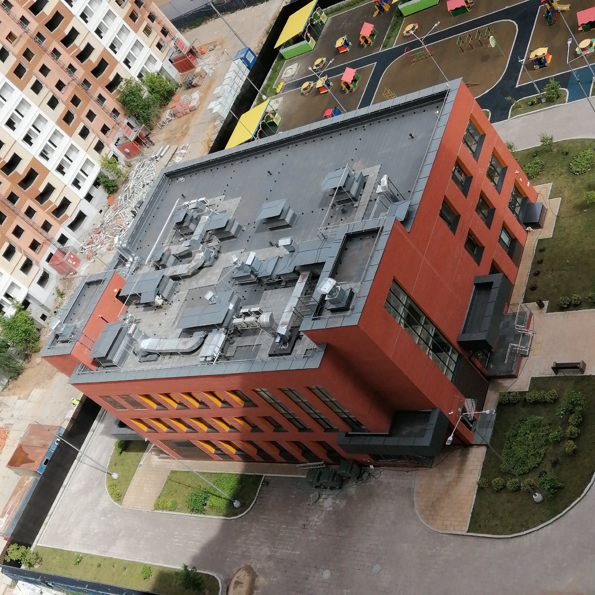Urban development documented with mixed construction phases observed