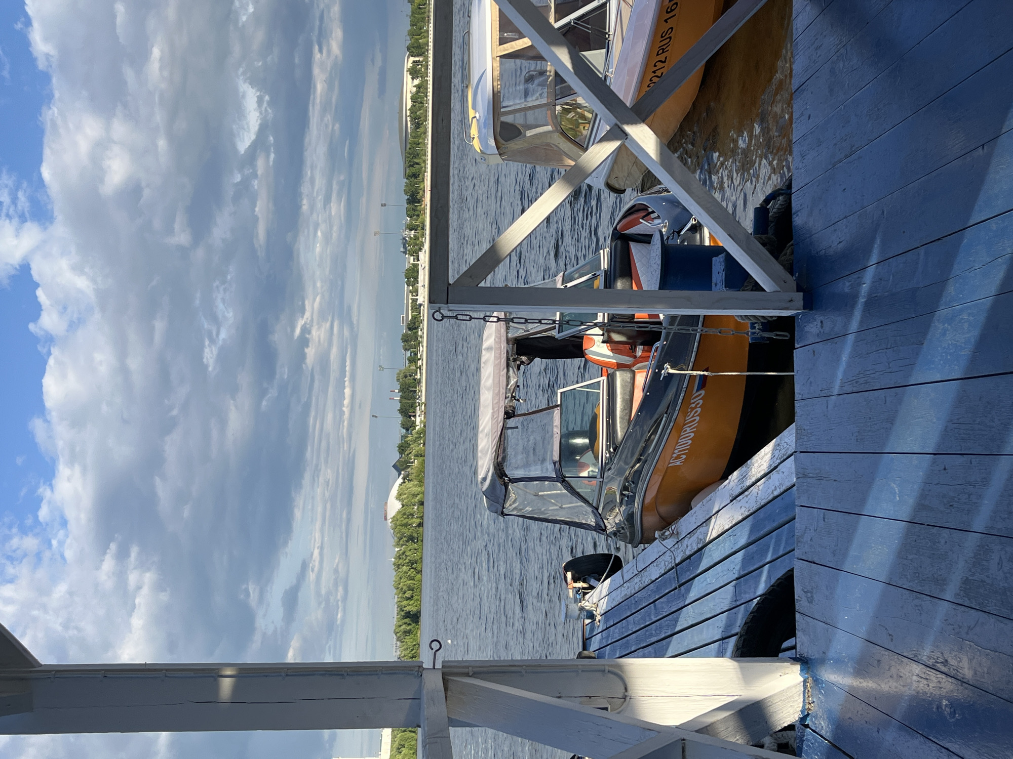 Boats docked at Kazan marina observed by witness