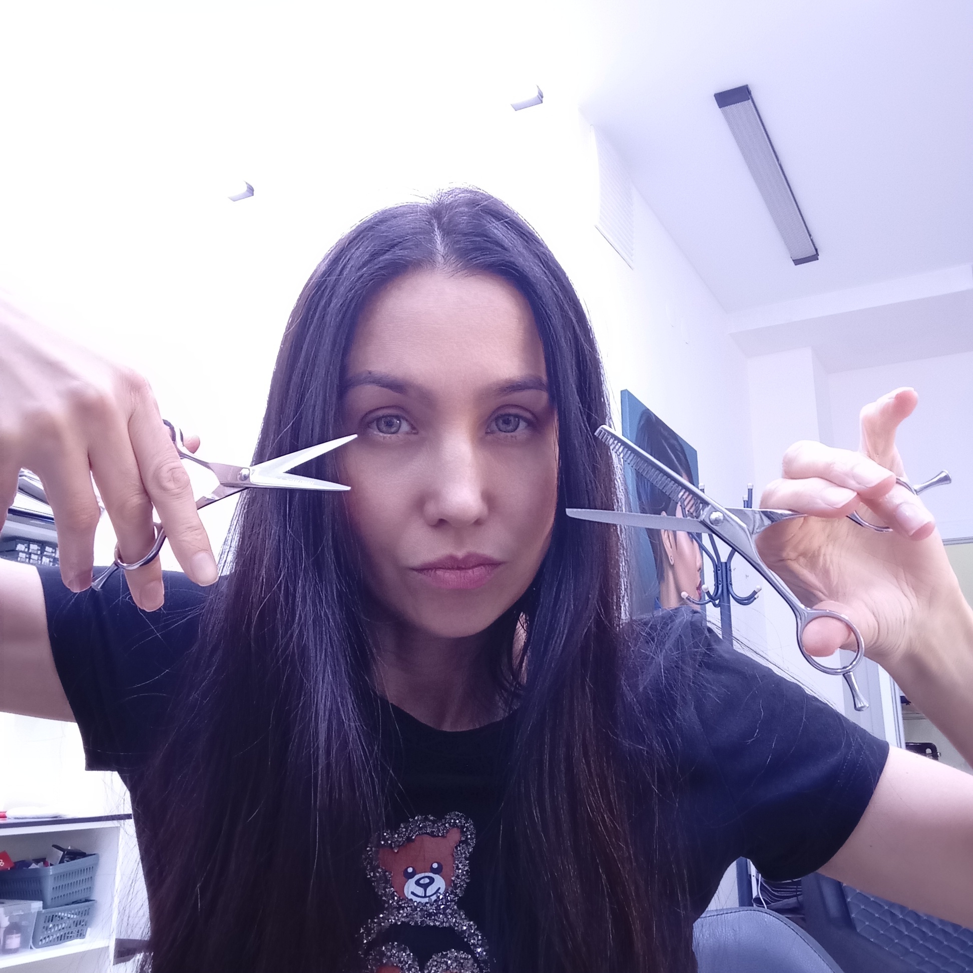 Woman with styling tools spotted at Izhevsk hair salon