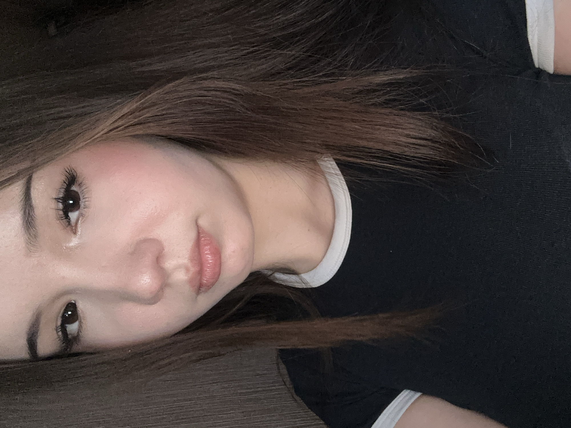 Woman takes multiple selfies in Naberezhnye Chelny apartment