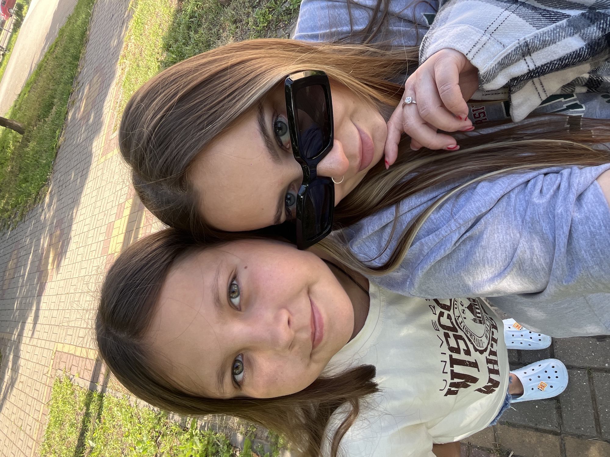 Afternoon memories captured in Novopokrovskaya: portraits, gardens, pets