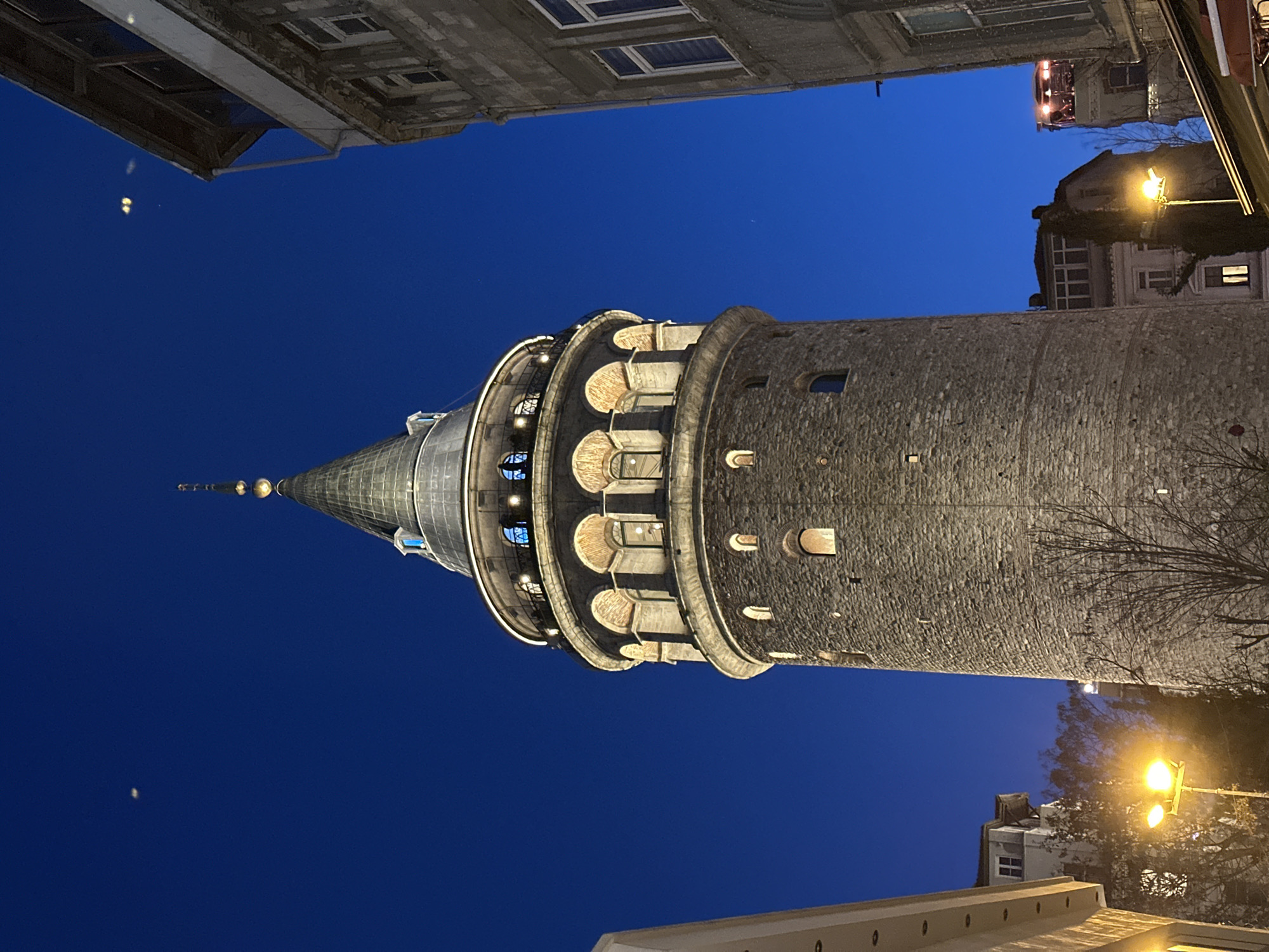 Evening photograph captures illuminated Galata Tower in Istanbul