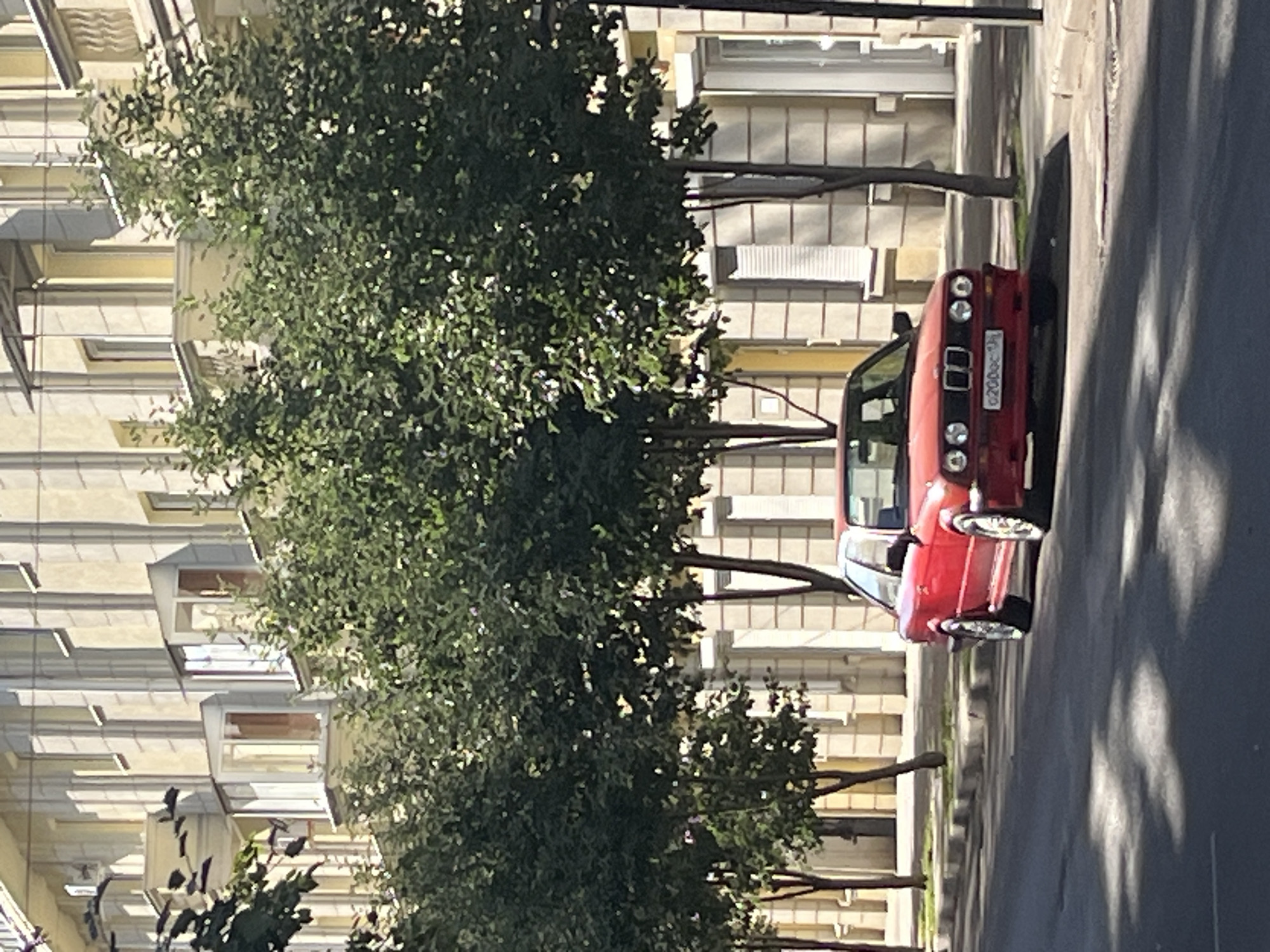 Wandering Novaya Usman': architecture, street scenes, and local details
