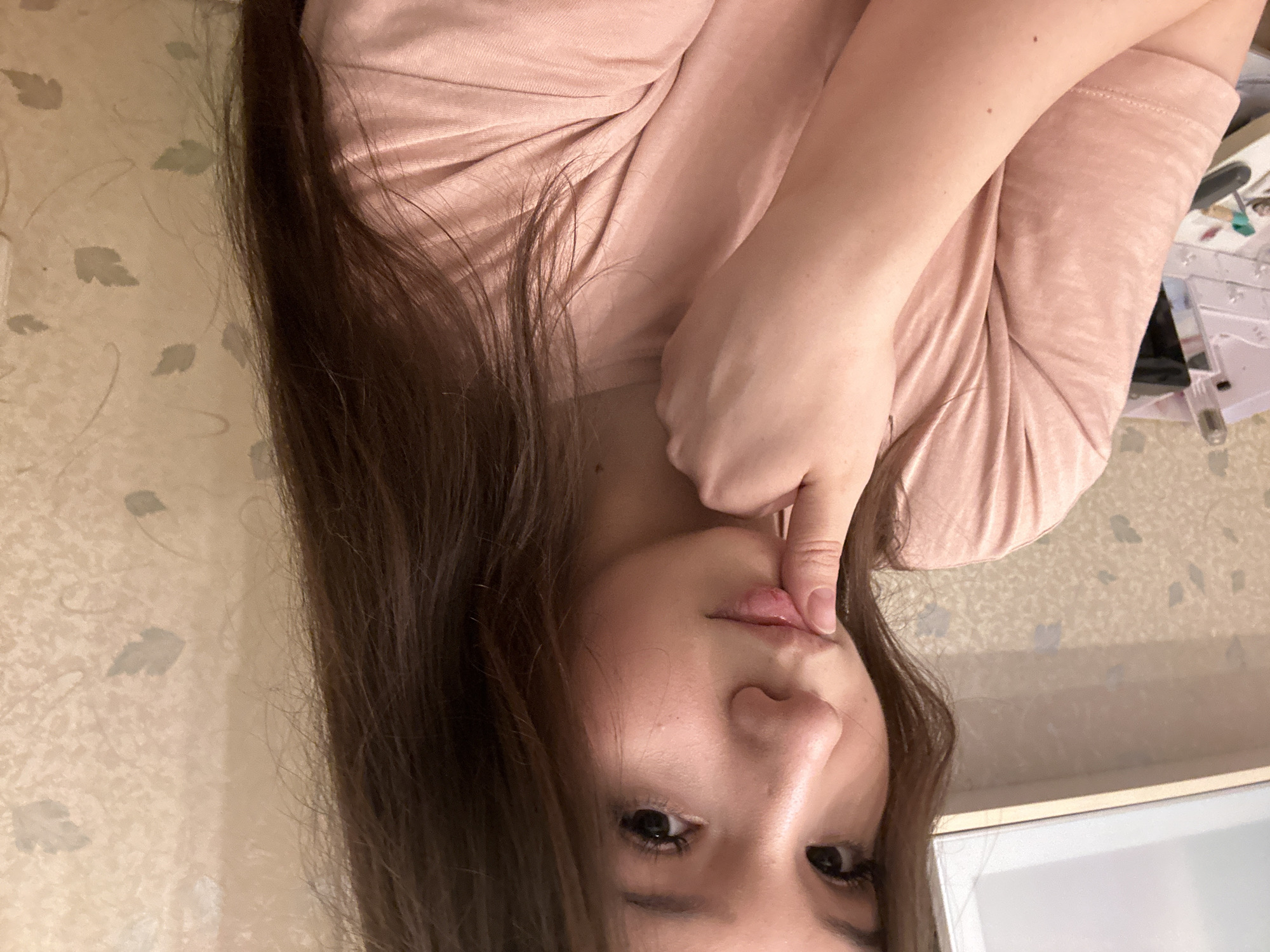 Woman photographed in indoor portraits in Naberezhnye Chelny