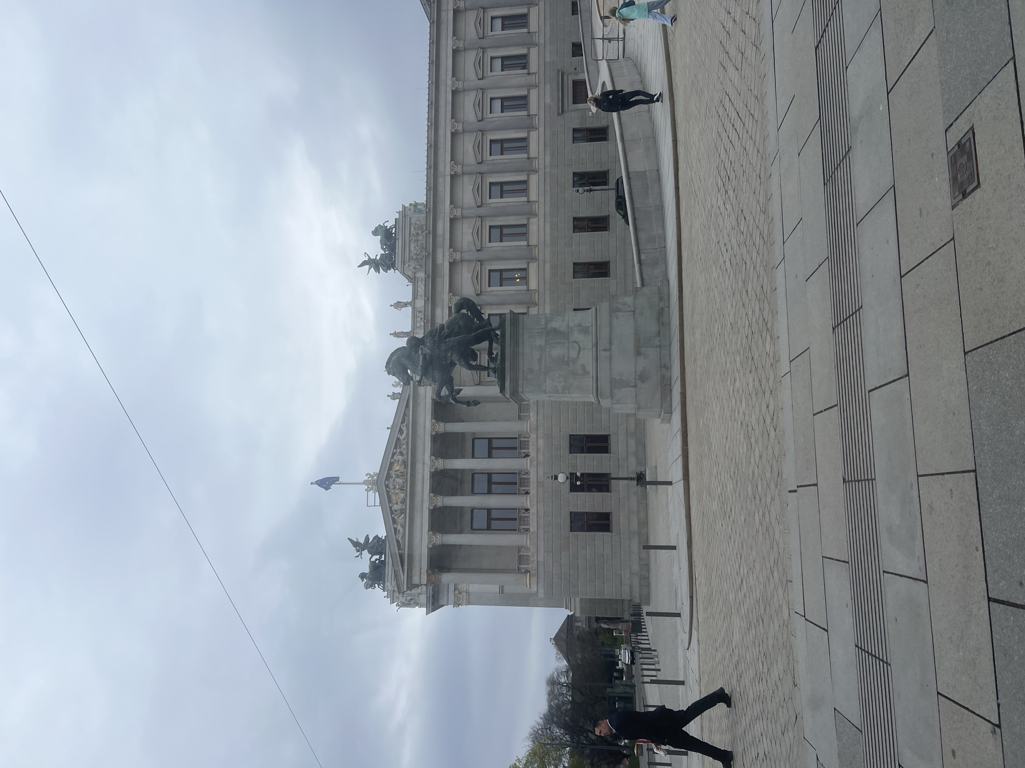 Vienna government buildings documented by witnesses Thursday morning