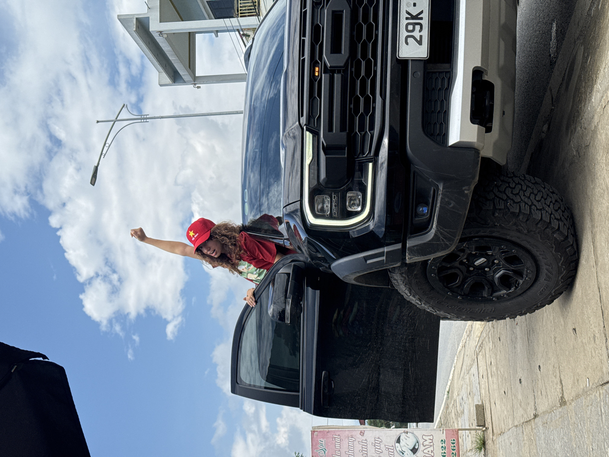 Woman with Ford Raptor observed in Vietnam early morning