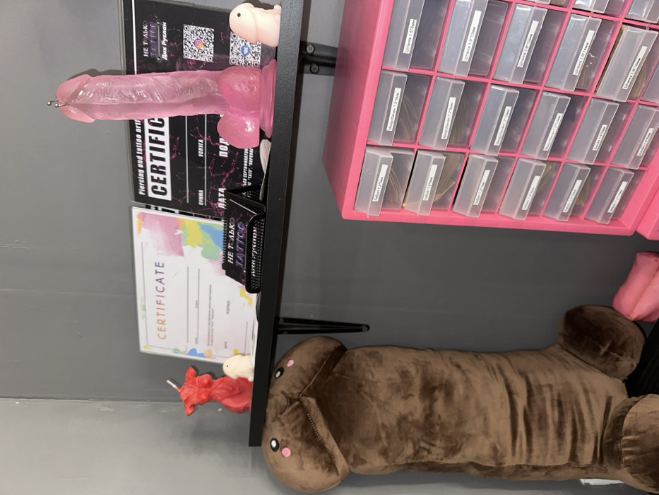 Saratov tattoo studio hosts unconventional photoshoot with inflatable props