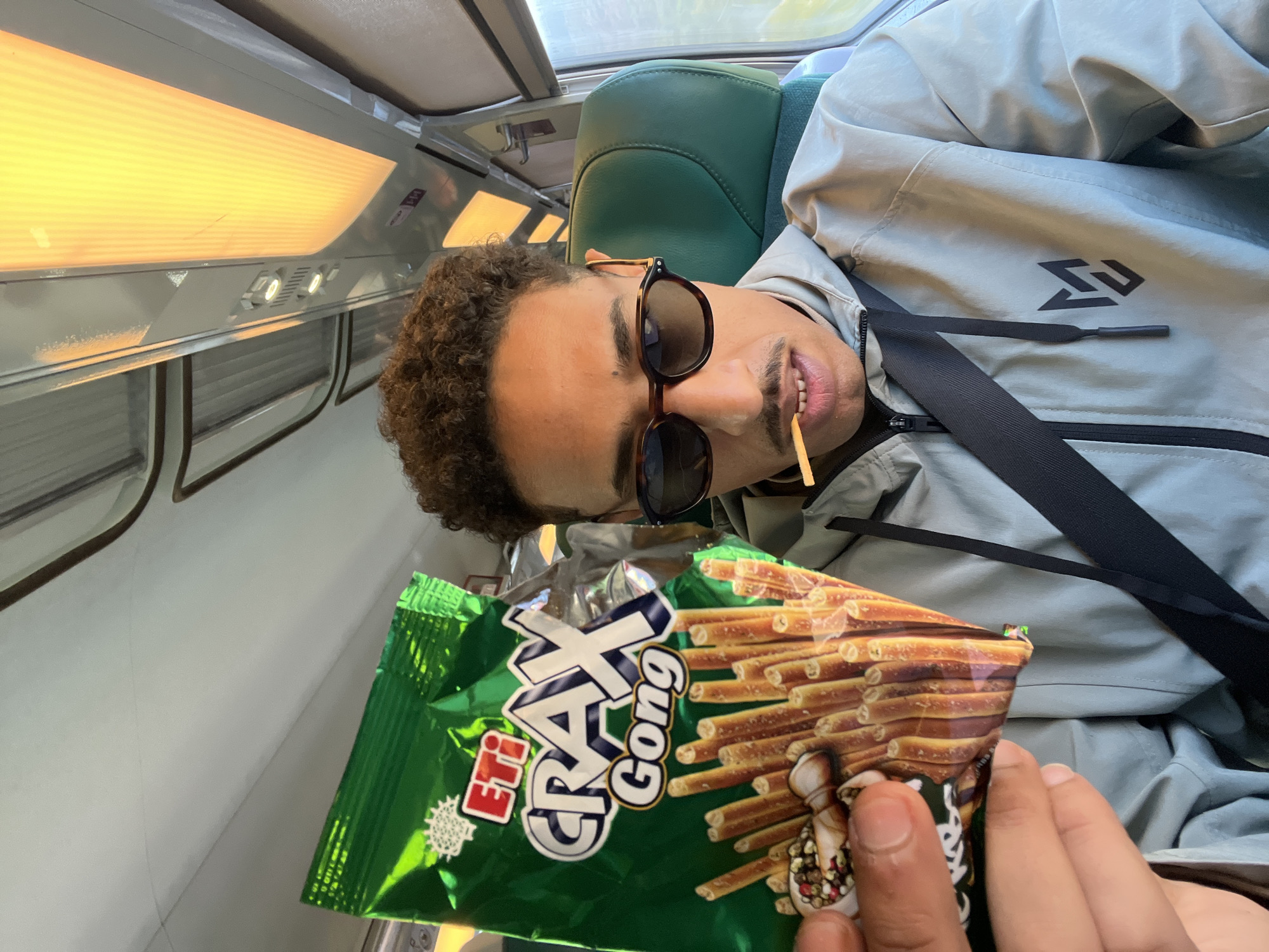 Train passenger spotted wearing sunglasses in Kenitra carriage
