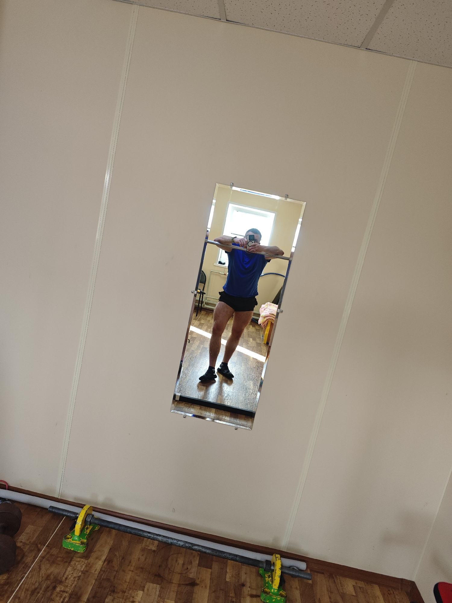 Gym workout session documented in unknown Russian location