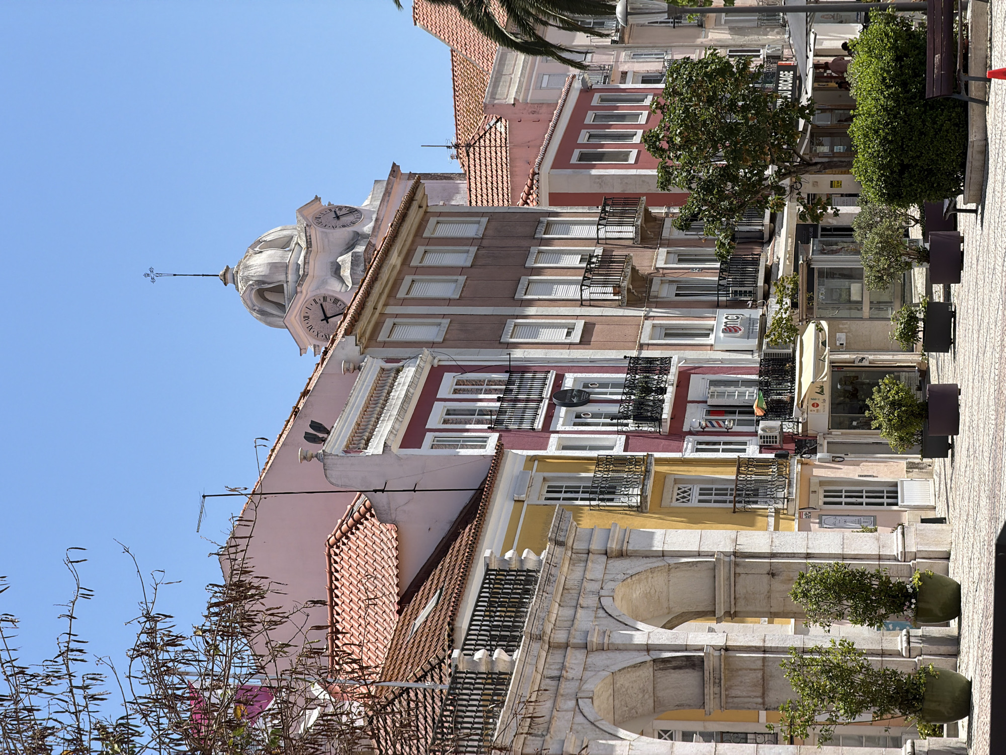 Wandering Setúbal's old town streets on a sunny July afternoon