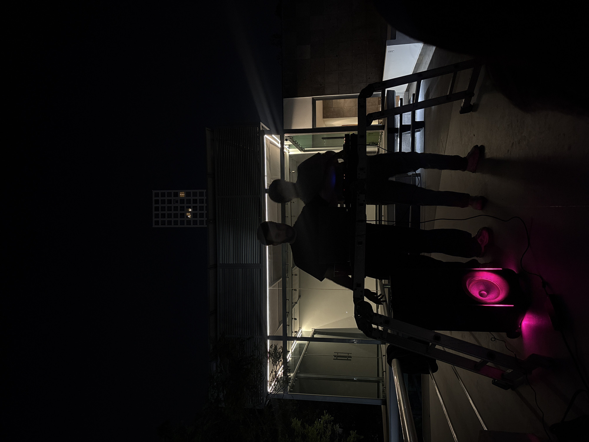 Nighttime DJ event draws crowd in Tlaxcalancingo, Mexico