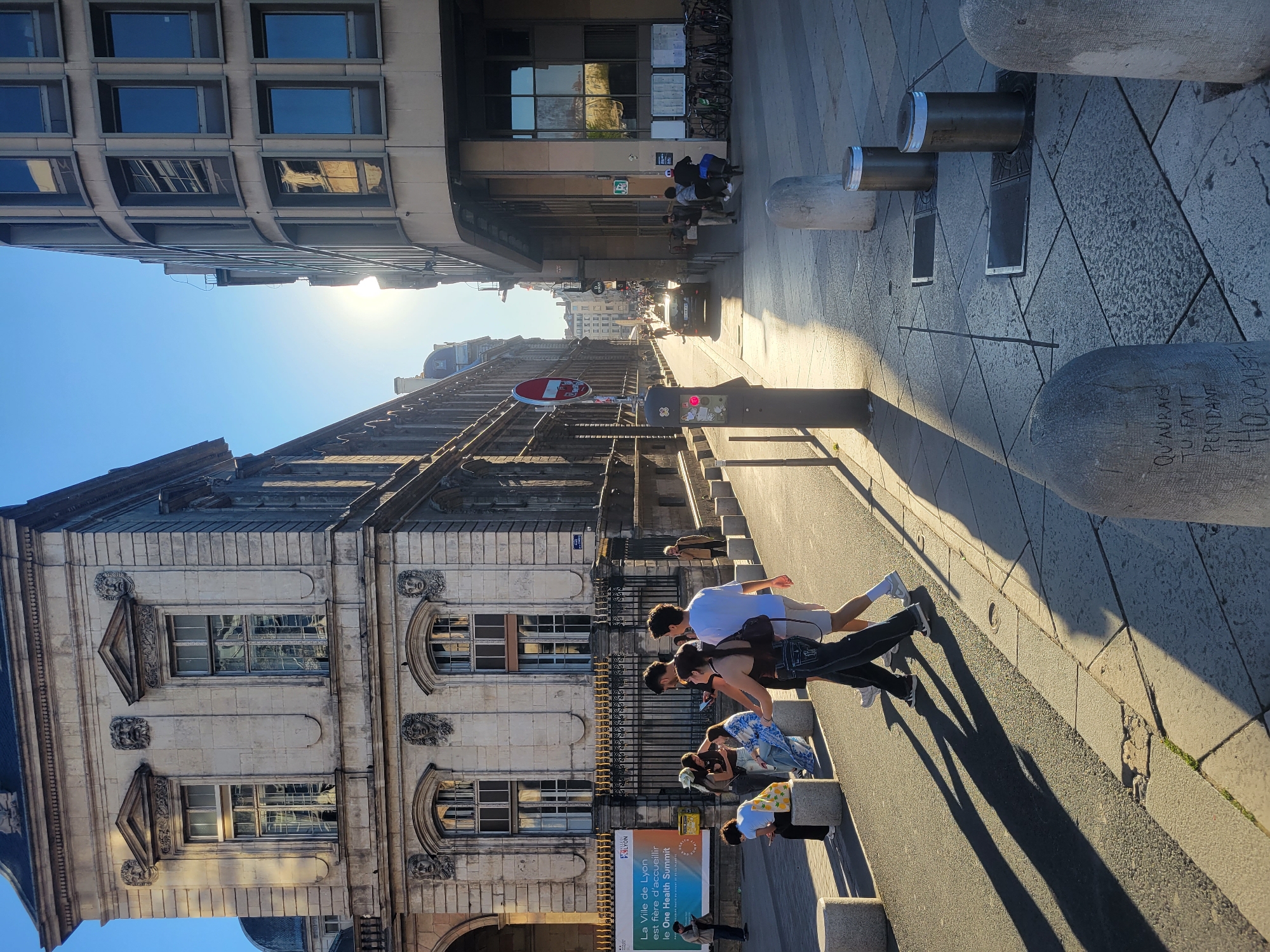 Skateboarders and park gatherings observed in Lyon city center