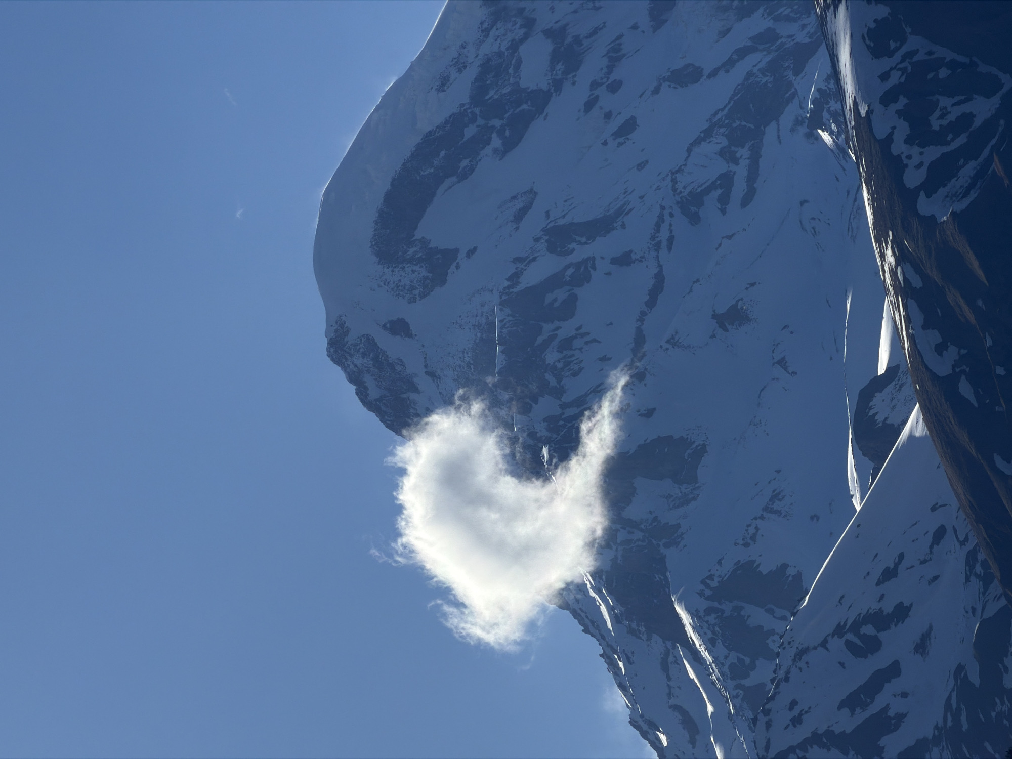 Heart-shaped cloud spotted near Mount Kazbek in Georgia