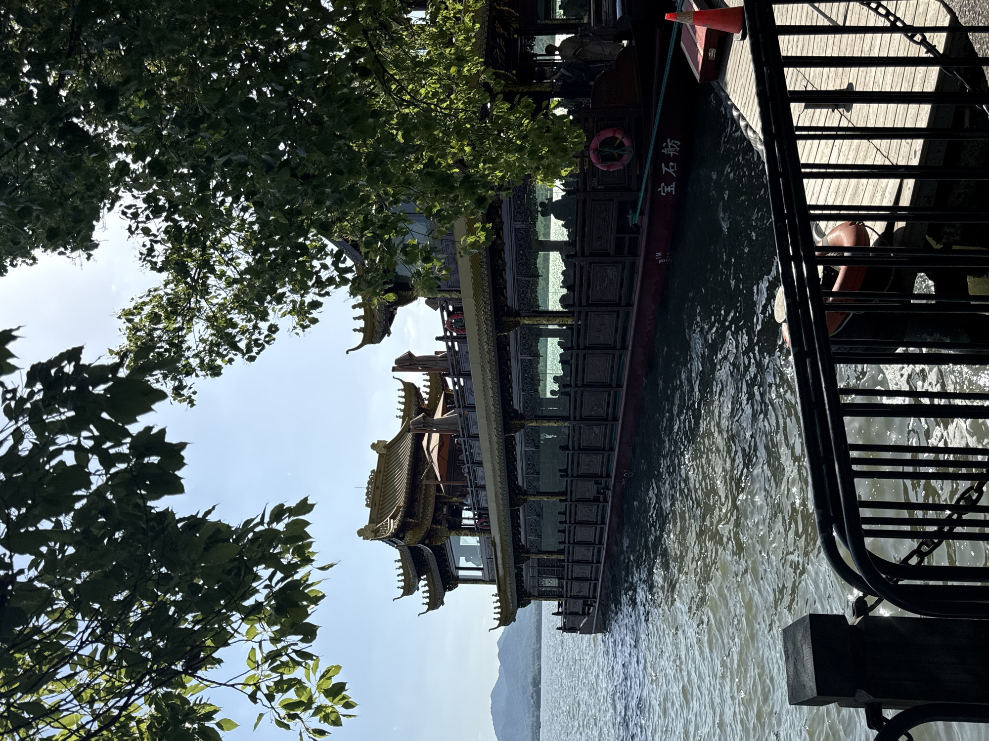 Morning scenes captured around West Lake, Hangzhou