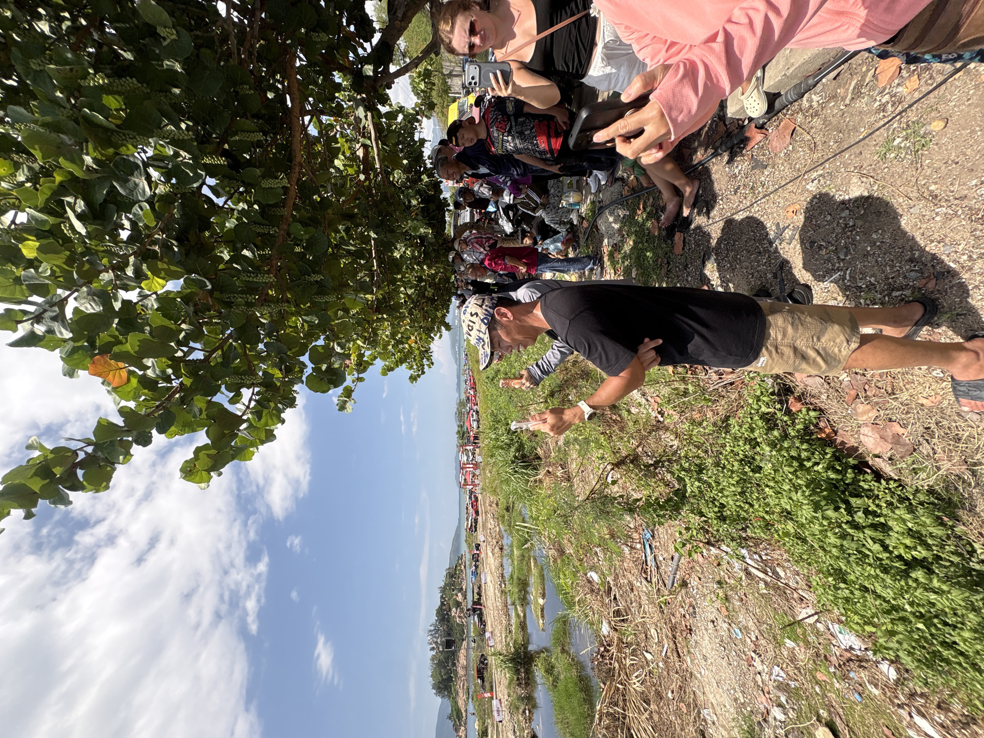 Off-road rally draws spectators in coastal Vietnam
