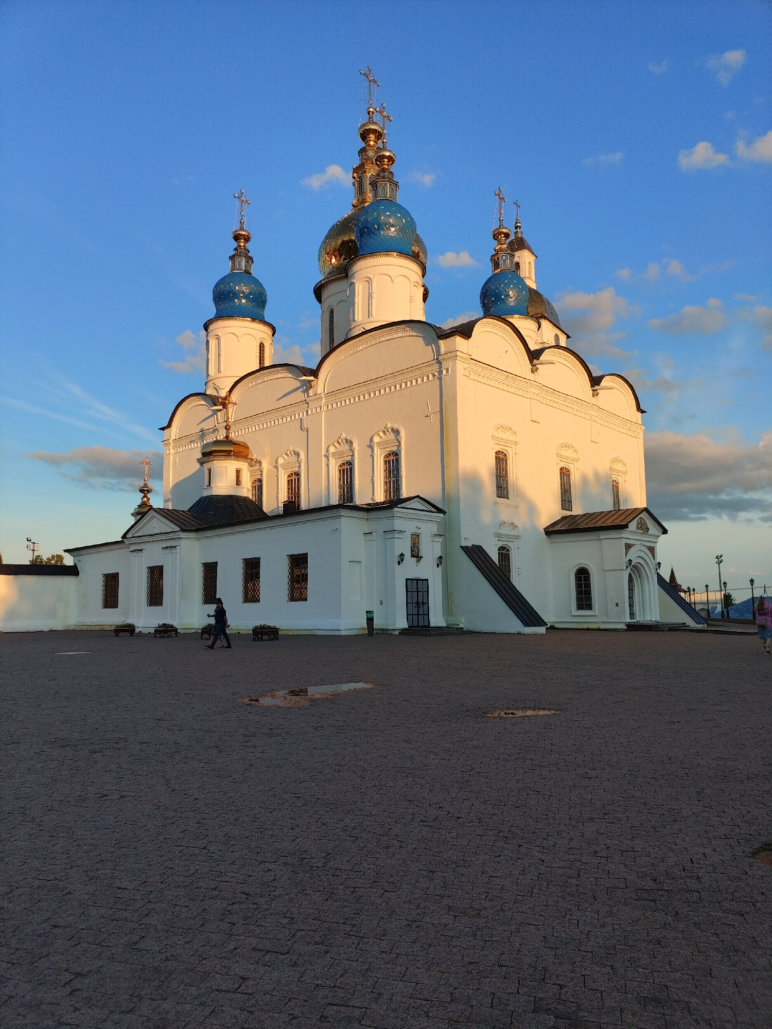 Afternoon tour of Tobolsk Kremlin grounds, sculptures, and public spaces