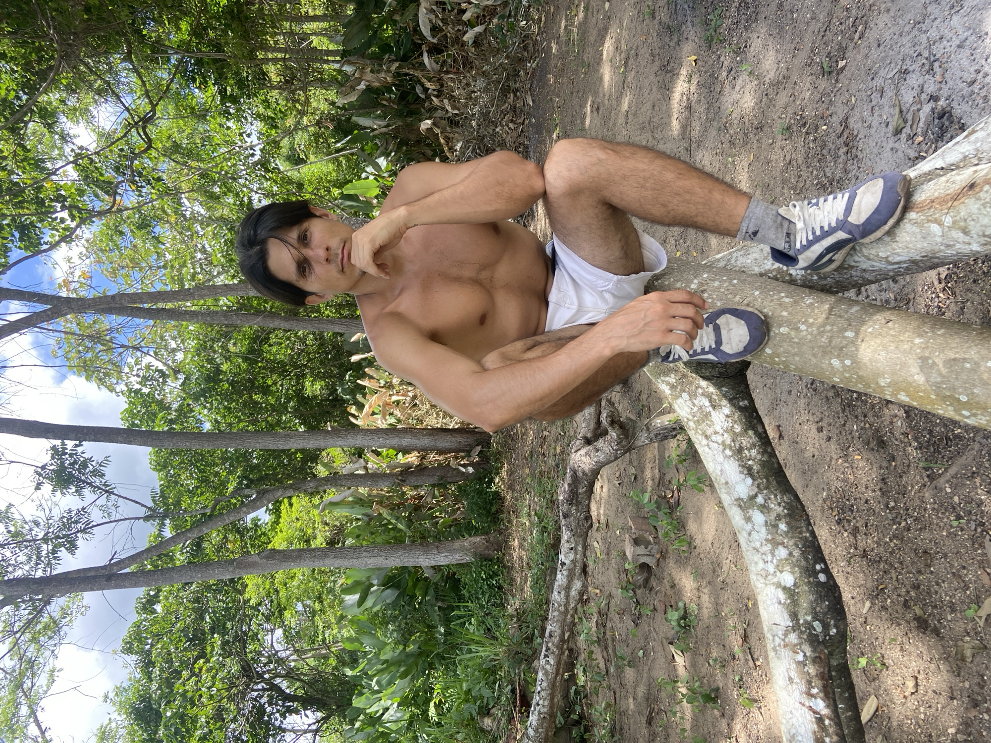 Casual photo session documented in Venezuelan woodland area