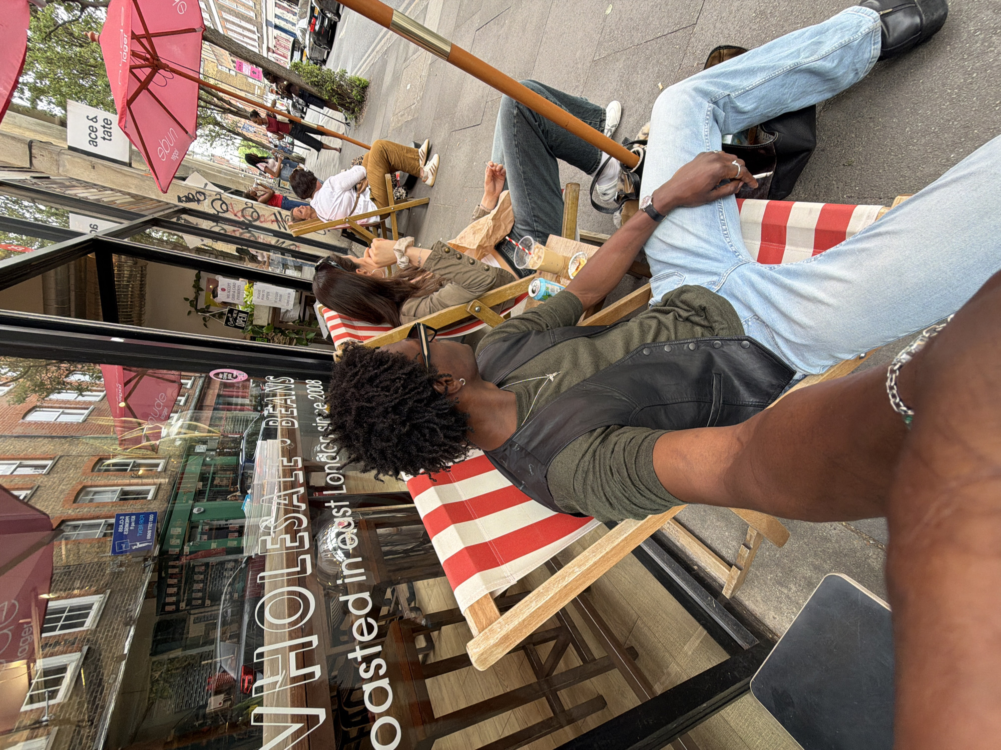 Londoners enjoy morning café scene in East London