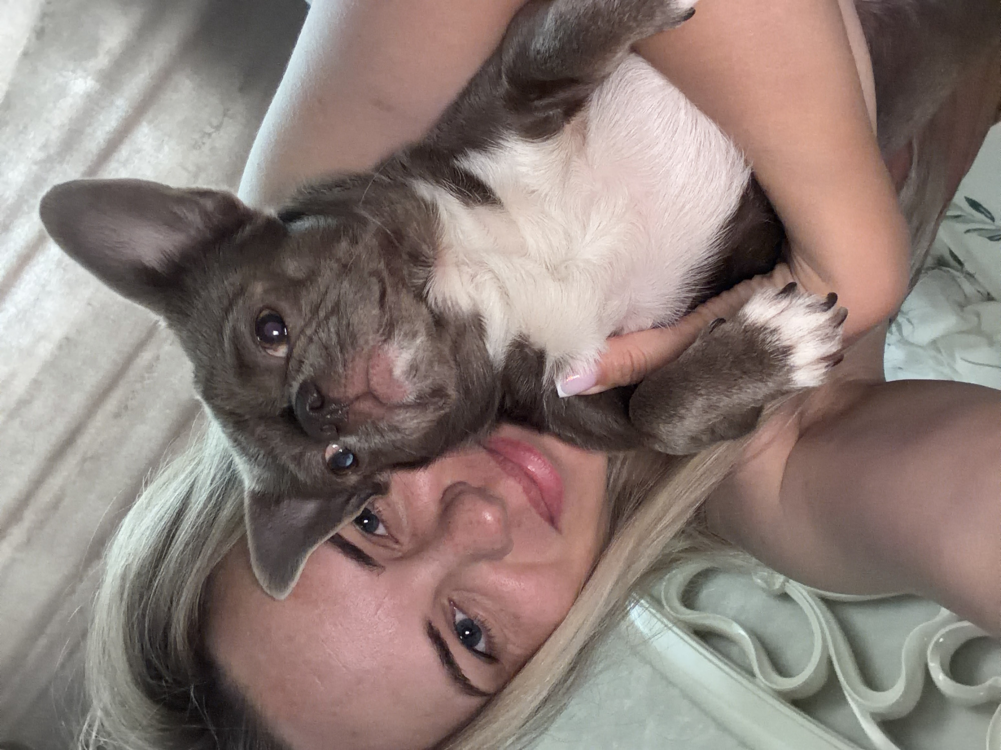 Morning family moments captured in Votkinsk home
