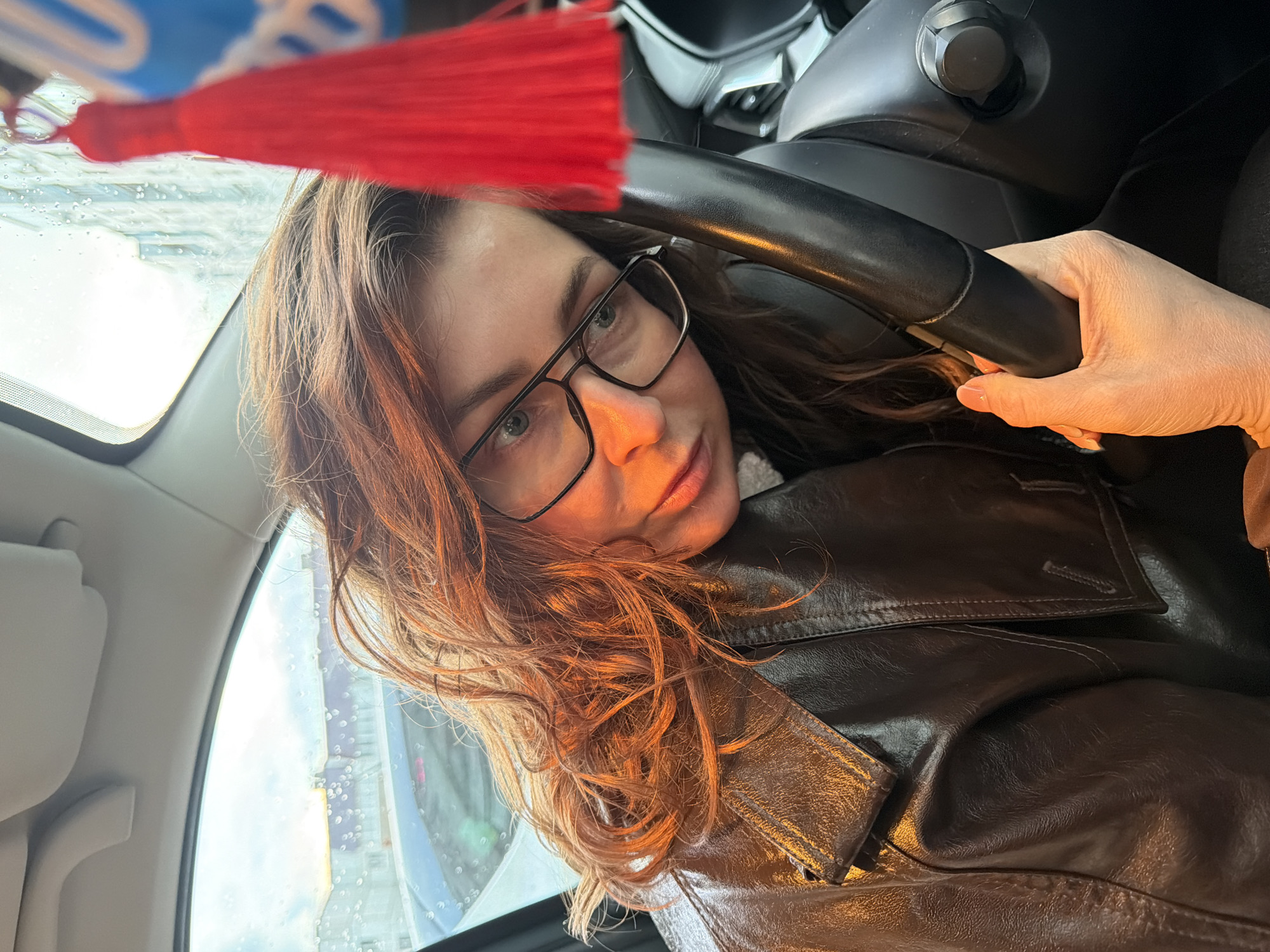 Woman documents car journey through Chaikovsky with selfies
