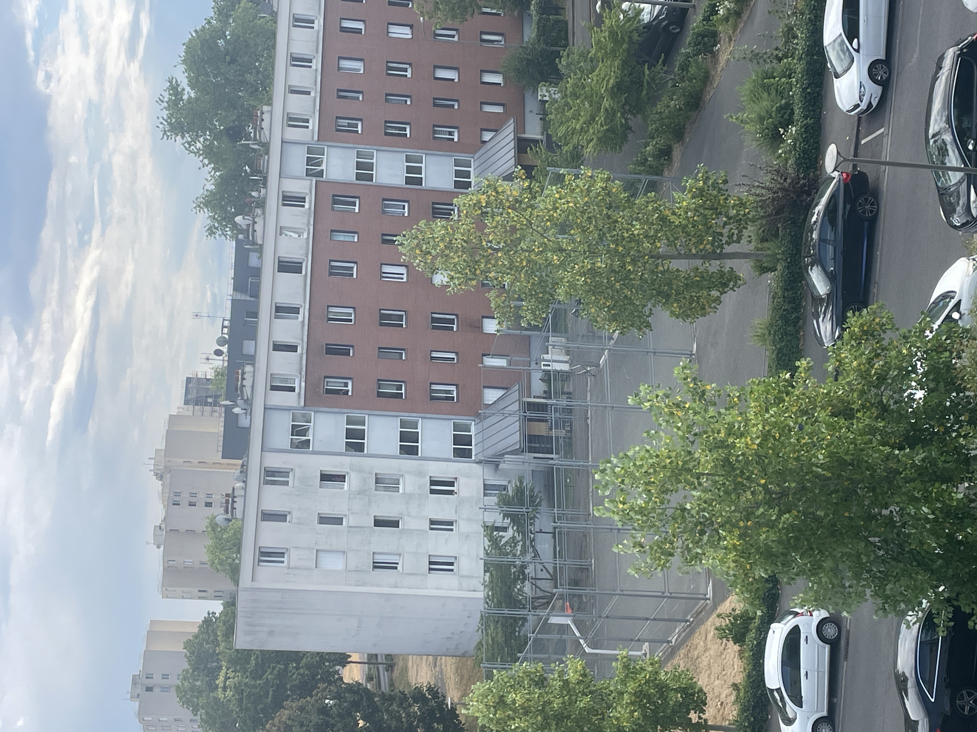 Urban exteriors and everyday close-ups from a single afternoon