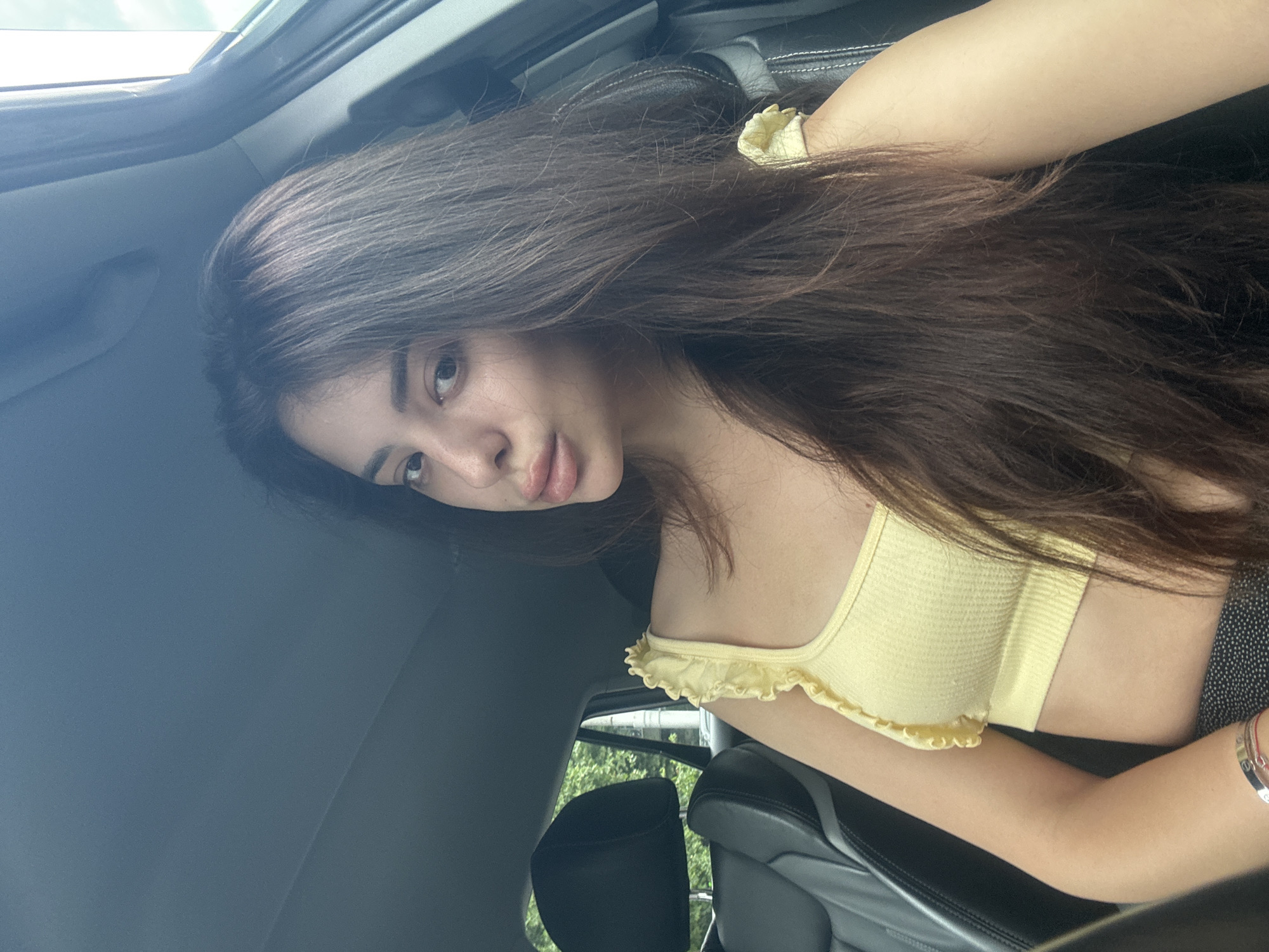 Woman documents car journey through selfies in Plovdiv