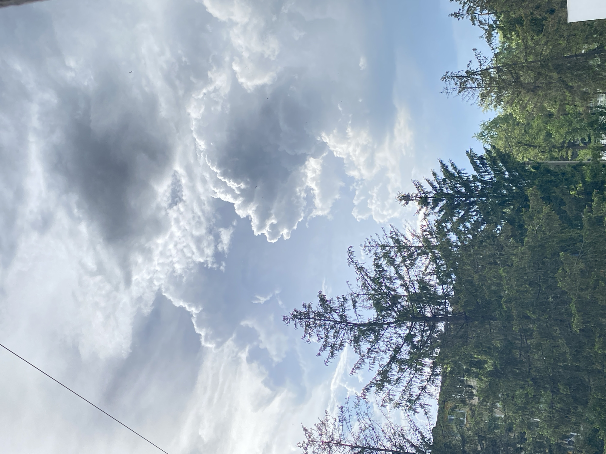 Witness documents changing sky conditions over two minutes