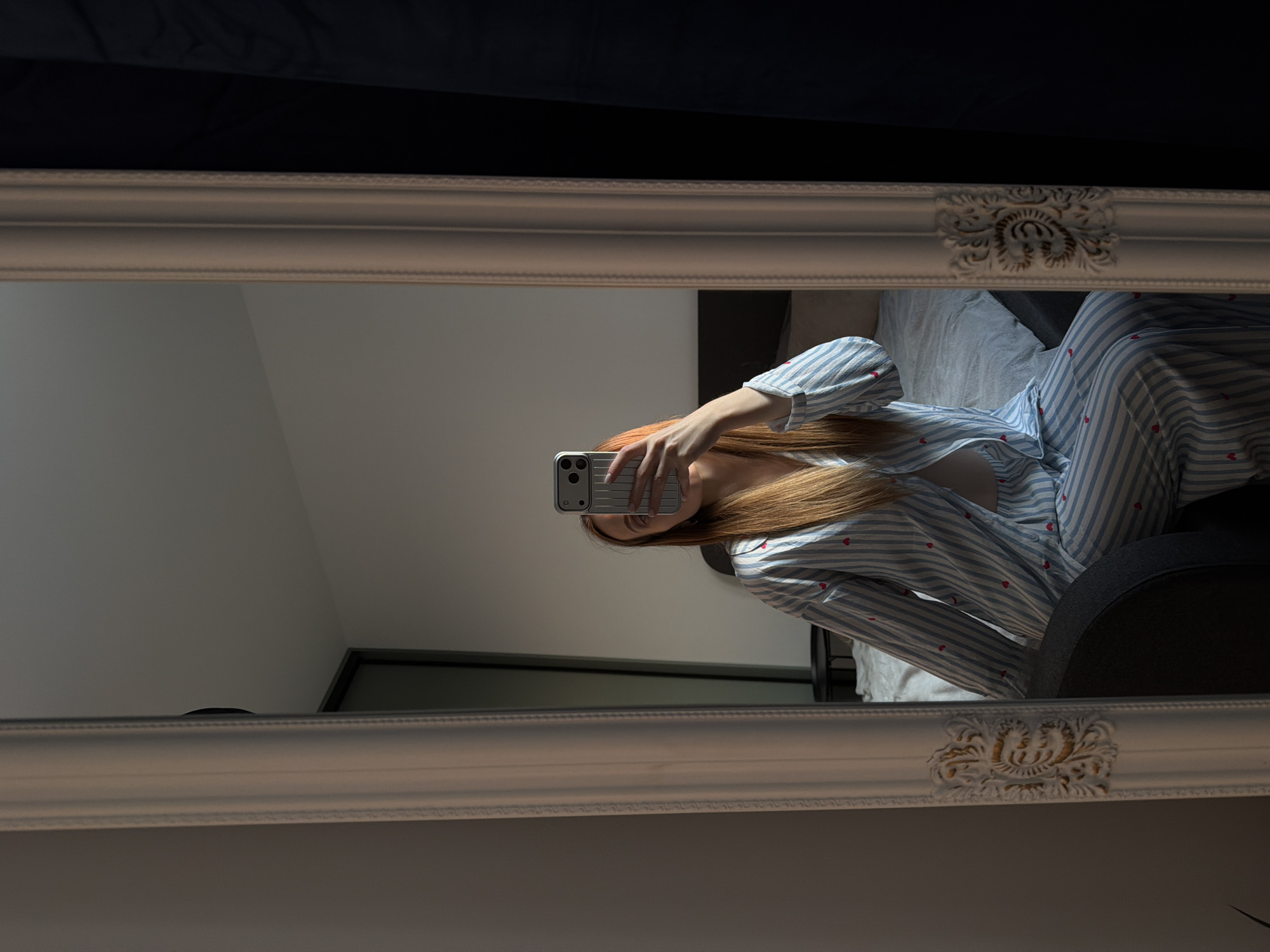 Pajamas, mirror selfies, and a golden sunset in Gorzów