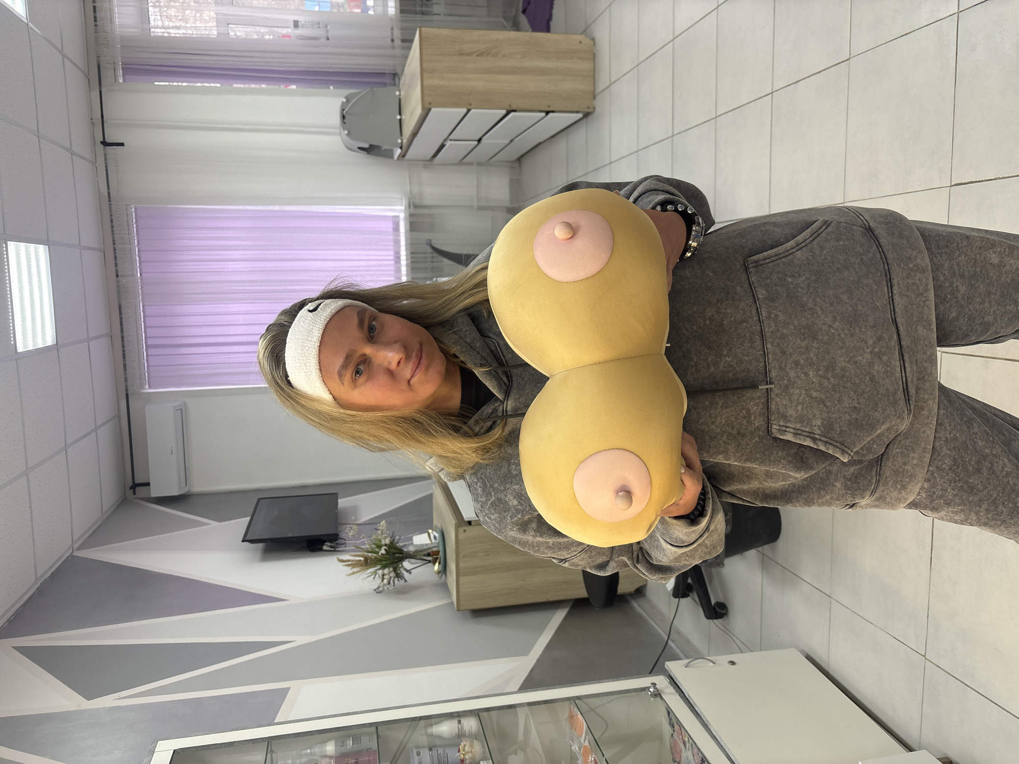 Woman photographed at commercial venue in Perm, Russia