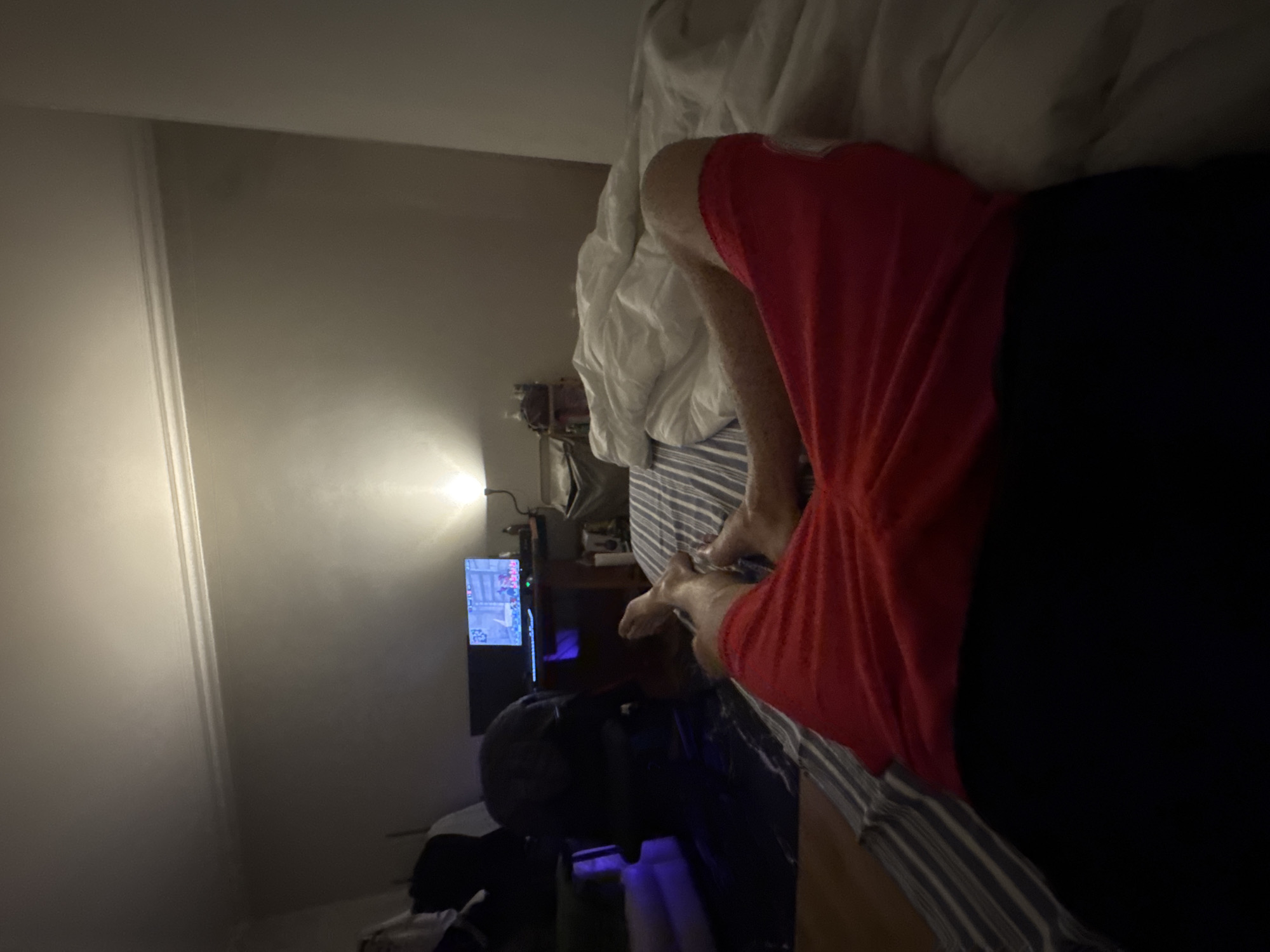 Two people in recreational activity captured in Bragança indoor space