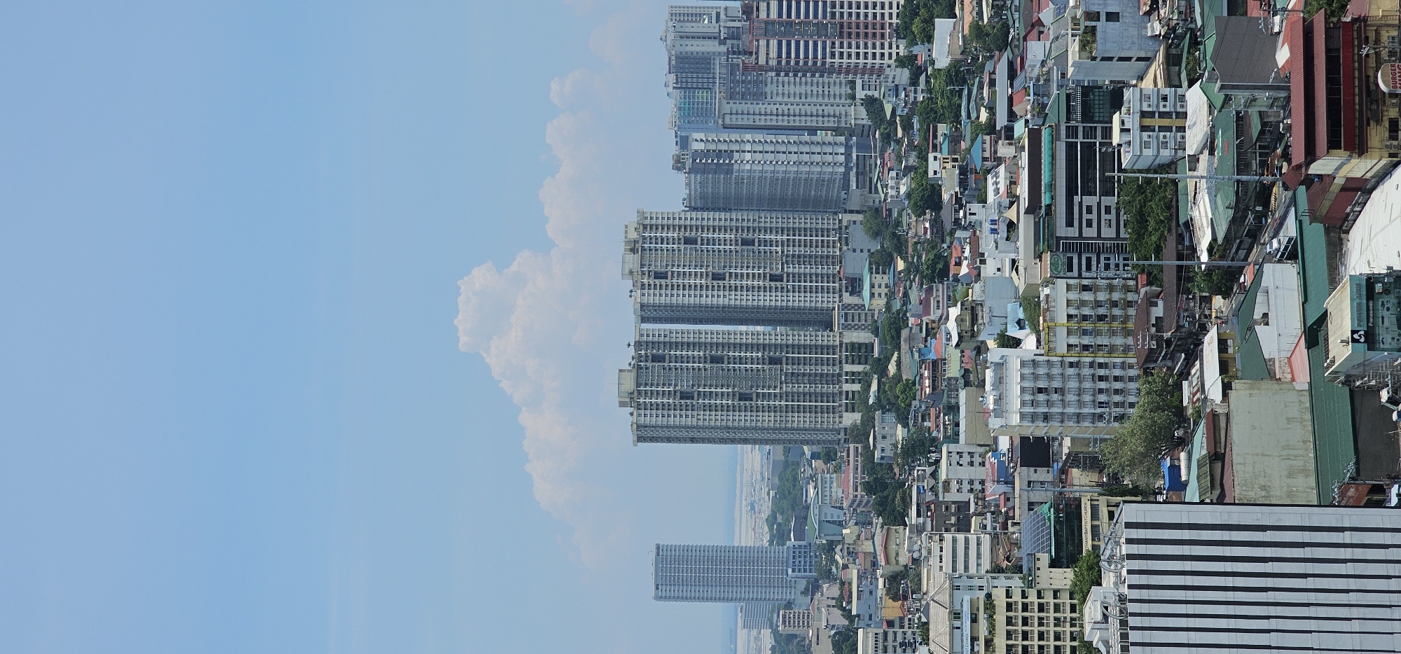 Makati's roads and intersections on a busy weekday morning
