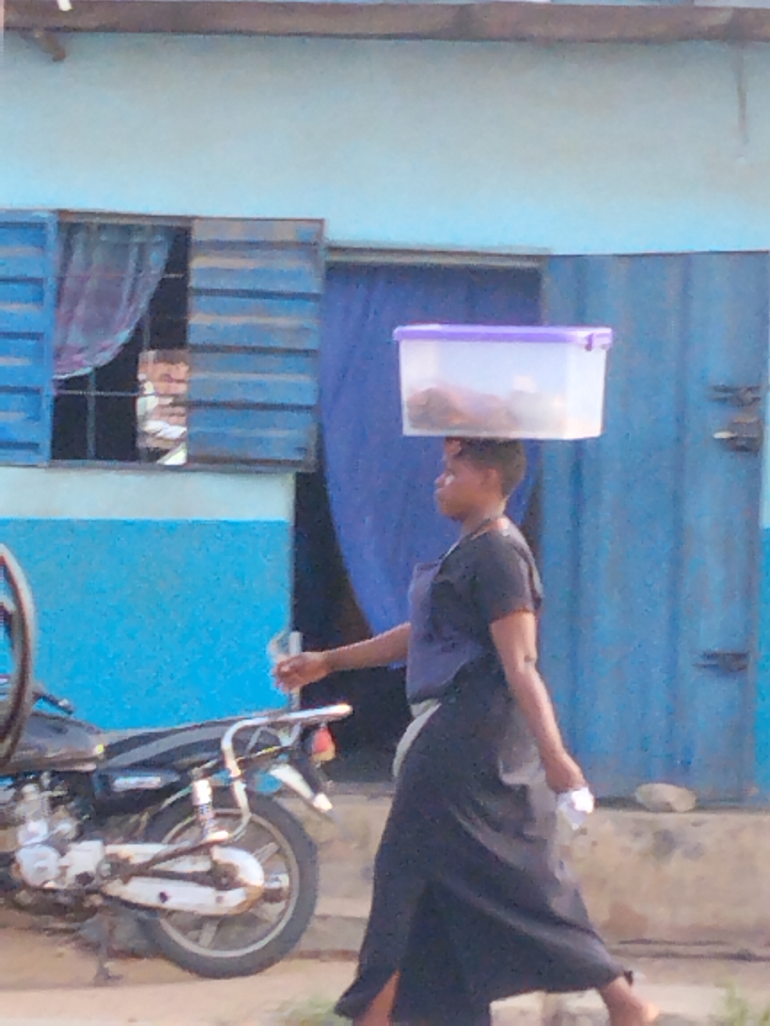 Daily life unfolds on Aba streets Thursday afternoon