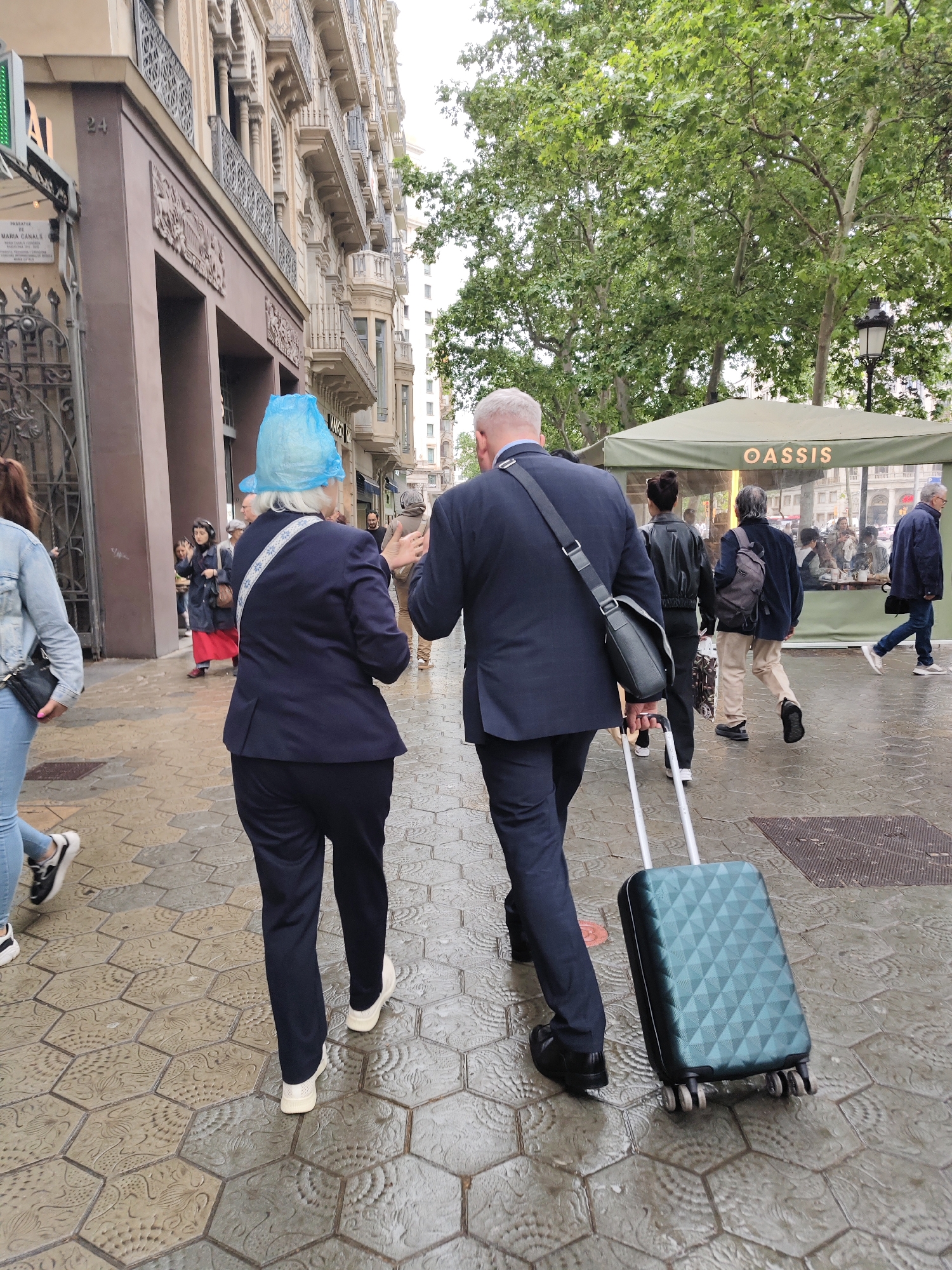 Ordinary street life documented across Barcelona during morning hours