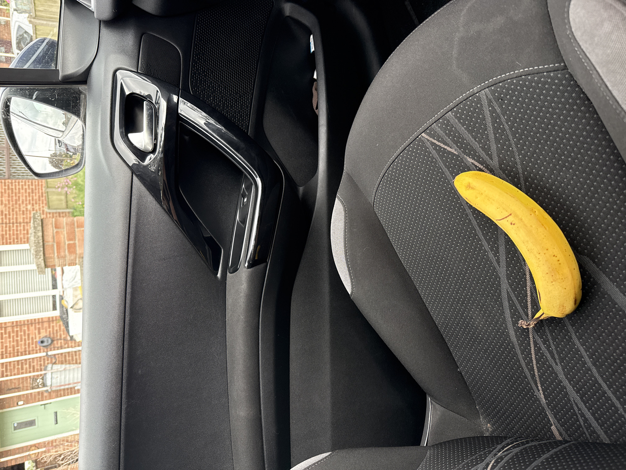 Woman and banana spotted in car in Great Yarmouth