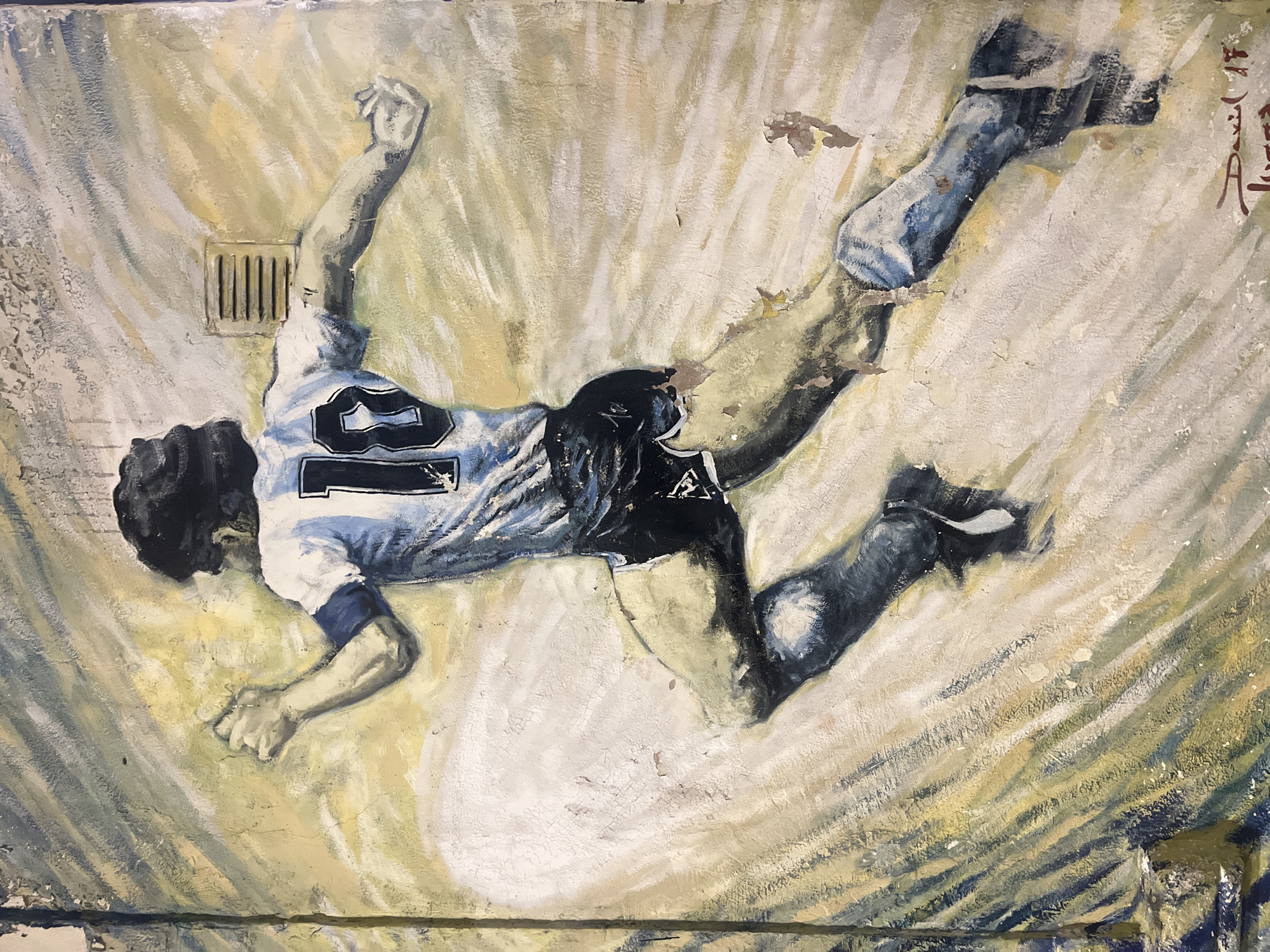 Soccer player mural spotted in Buenos Aires featuring number 10