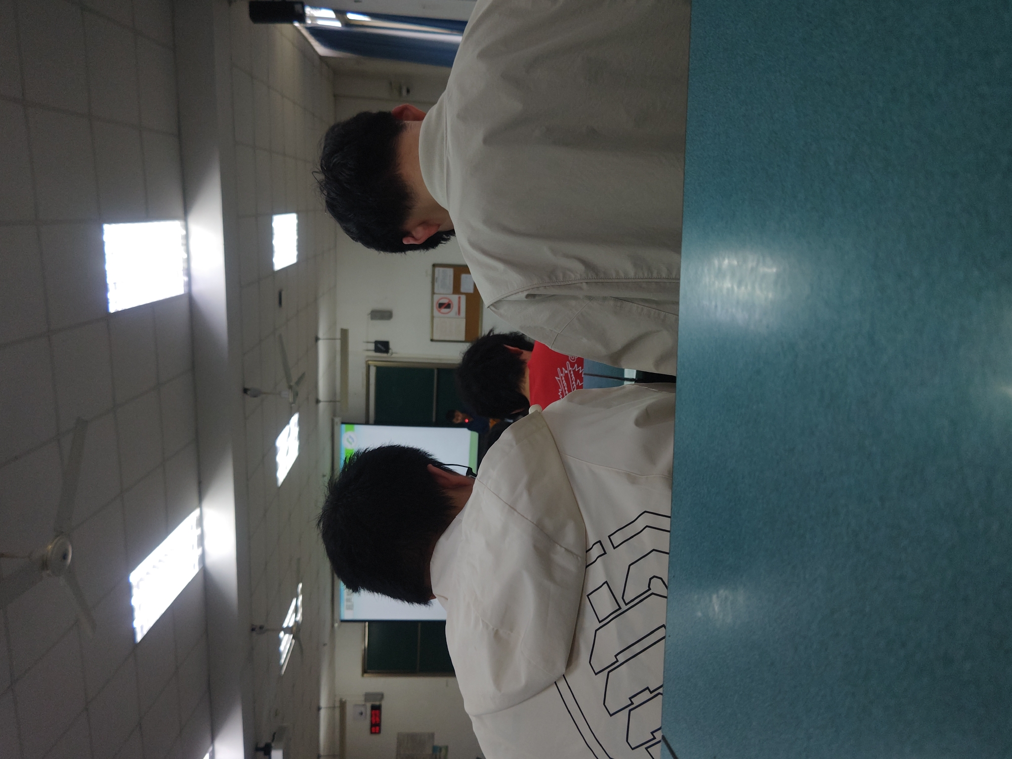 Medical technology lecture documented in Chongqing classrooms