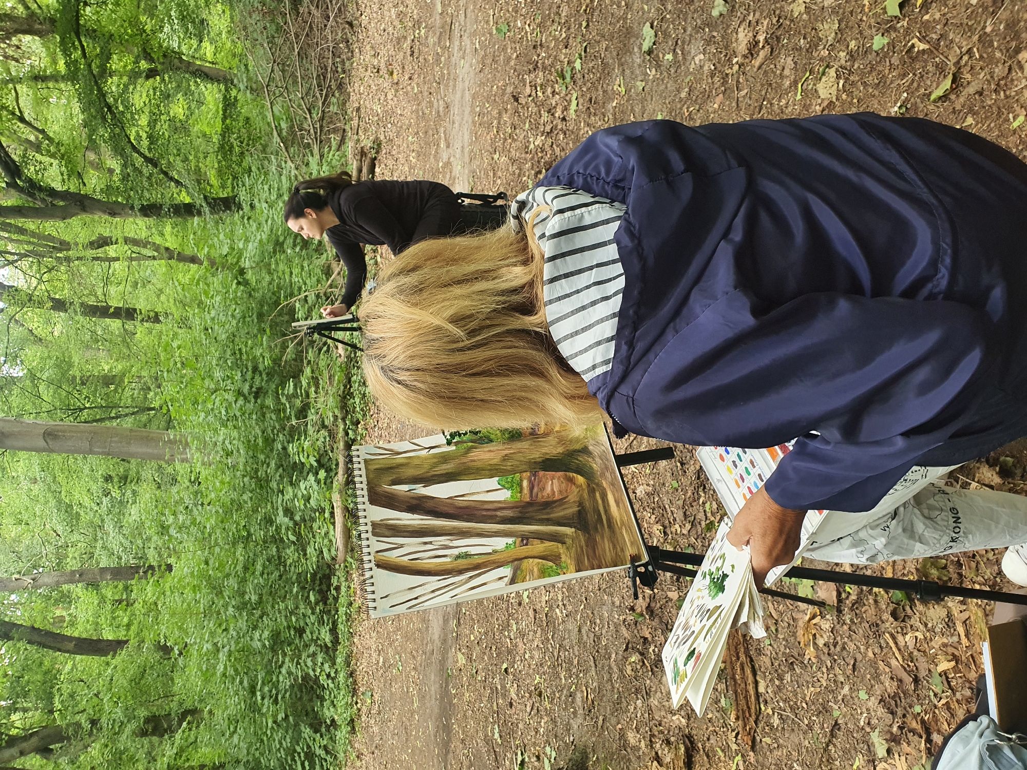 Outdoor painting session in a Falkensee woodland park