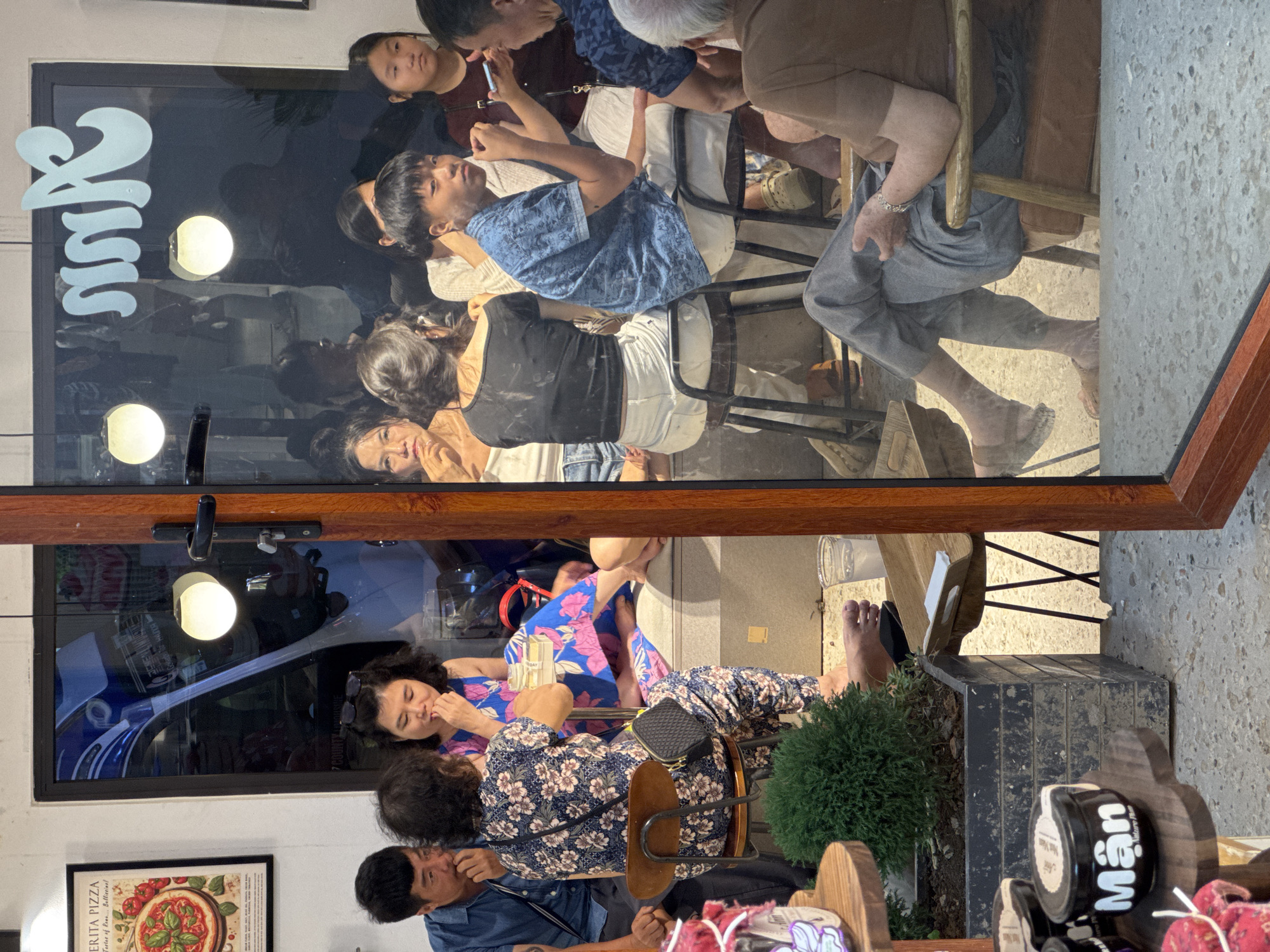 Visitors browse bakery, take photos in Mộc Châu cafe
