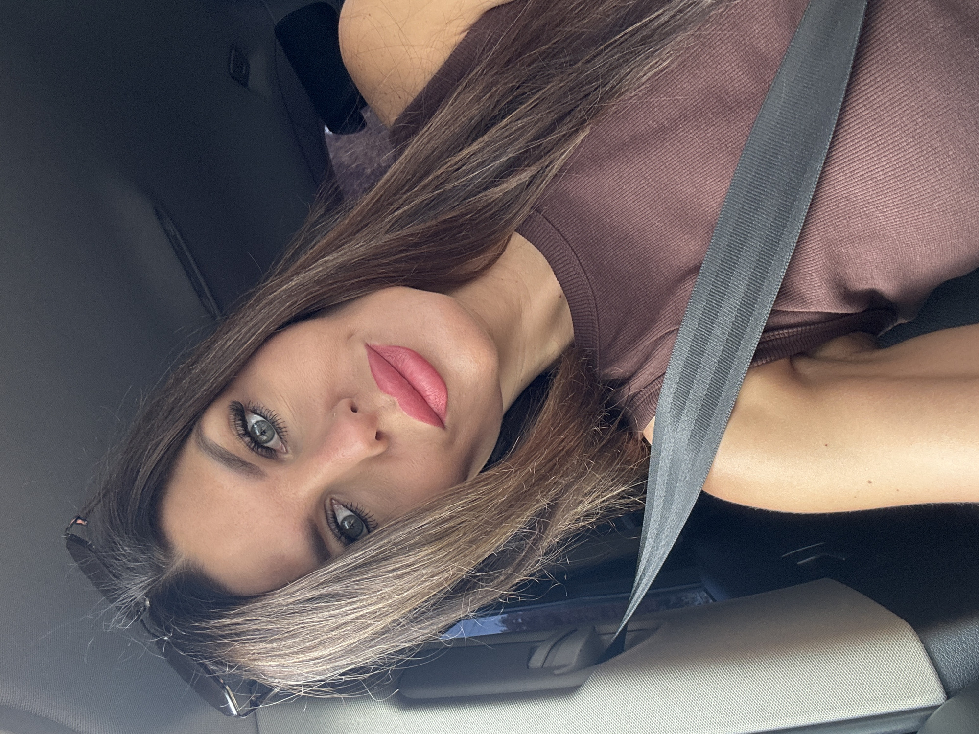 Casual selfies from a car and indoors, Chaikovsky morning