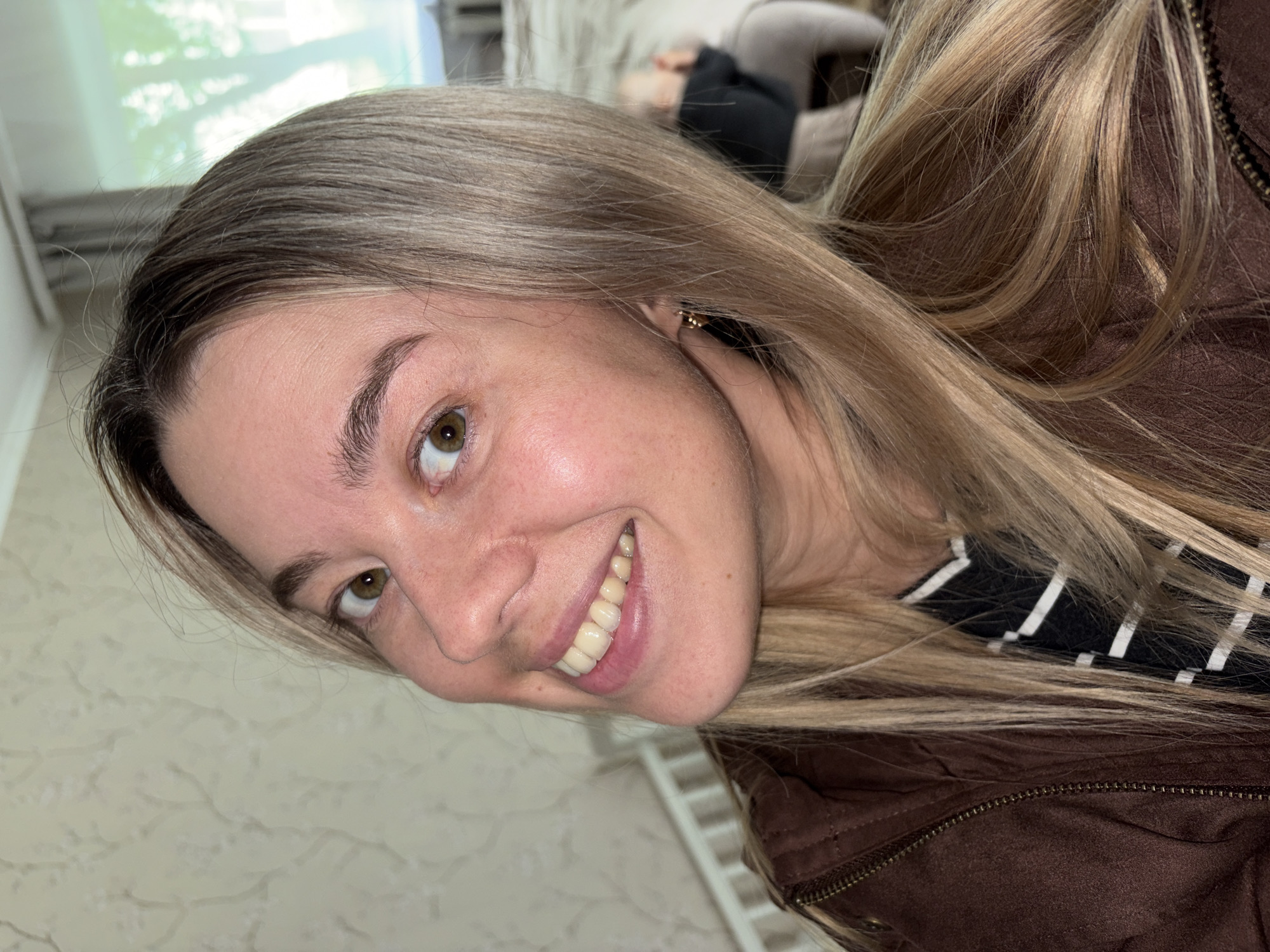 Slow morning at home in Chaikovsky: selfies, breakfast, and flowers
