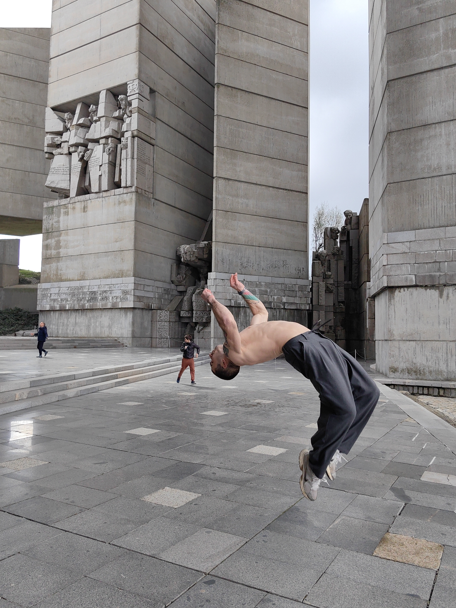 Man performs backflip at Bulgarian monument in Shumen