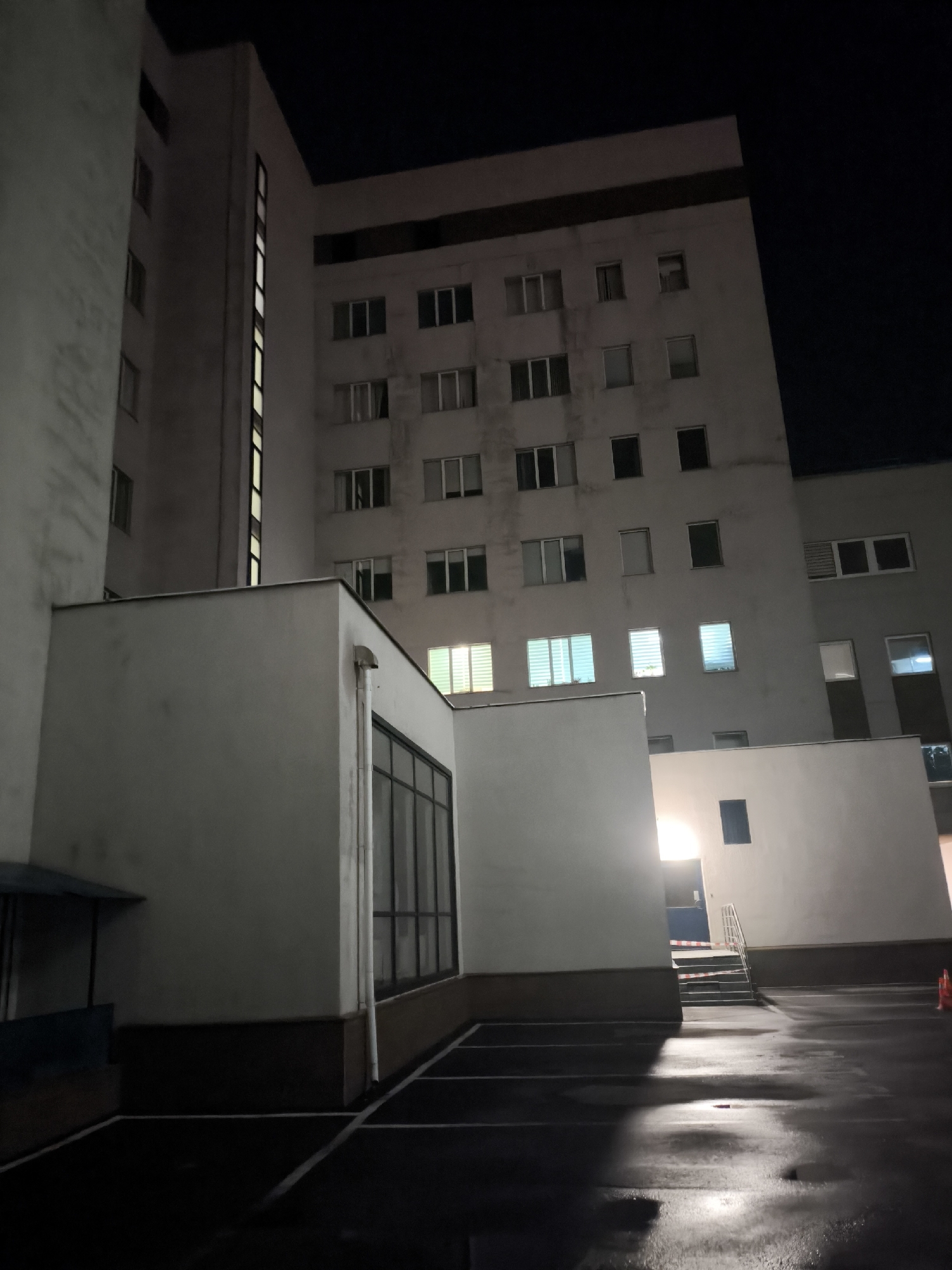 Medical worker documented at CM-Clinic lab in Moscow